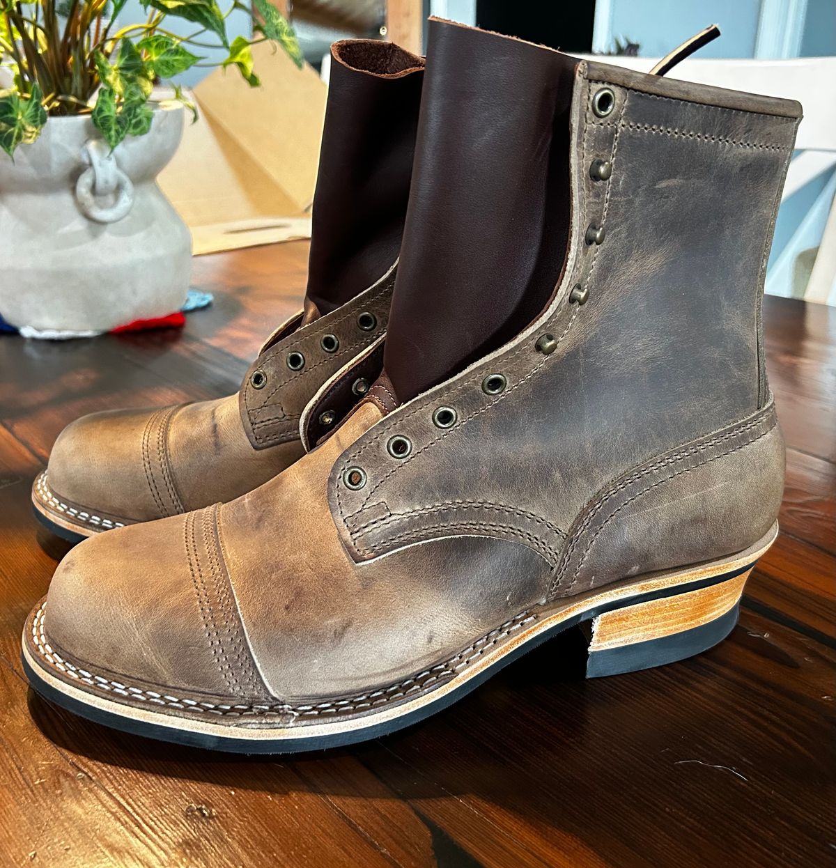 Photo by dyl on September 13, 2025 of the Nicks Custom Model in Horween Natural Predator.