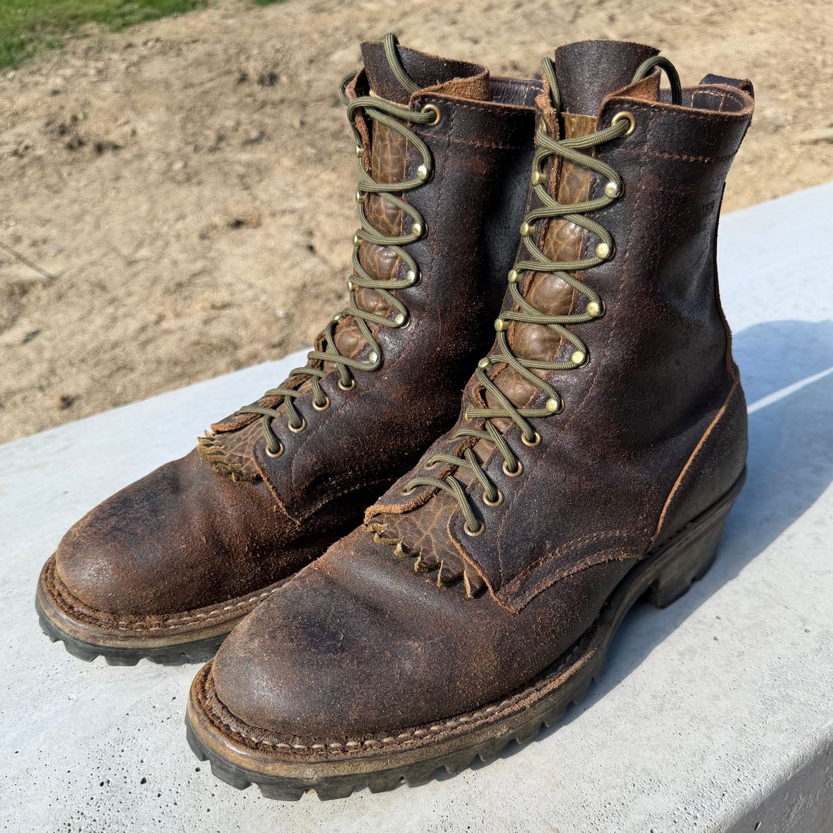 Photo by dyl on June 7, 2026 of the White's Bounty Hunter in Horween Dark Brown Waxed Flesh.