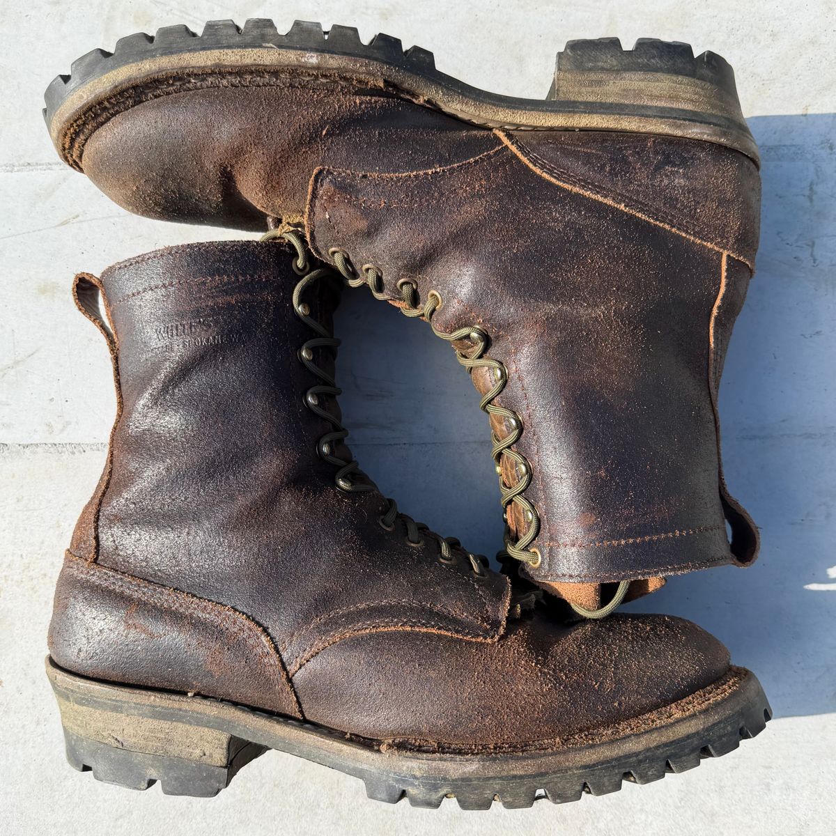 Photo by dyl on June 7, 2026 of the White's Bounty Hunter in Horween Dark Brown Waxed Flesh.