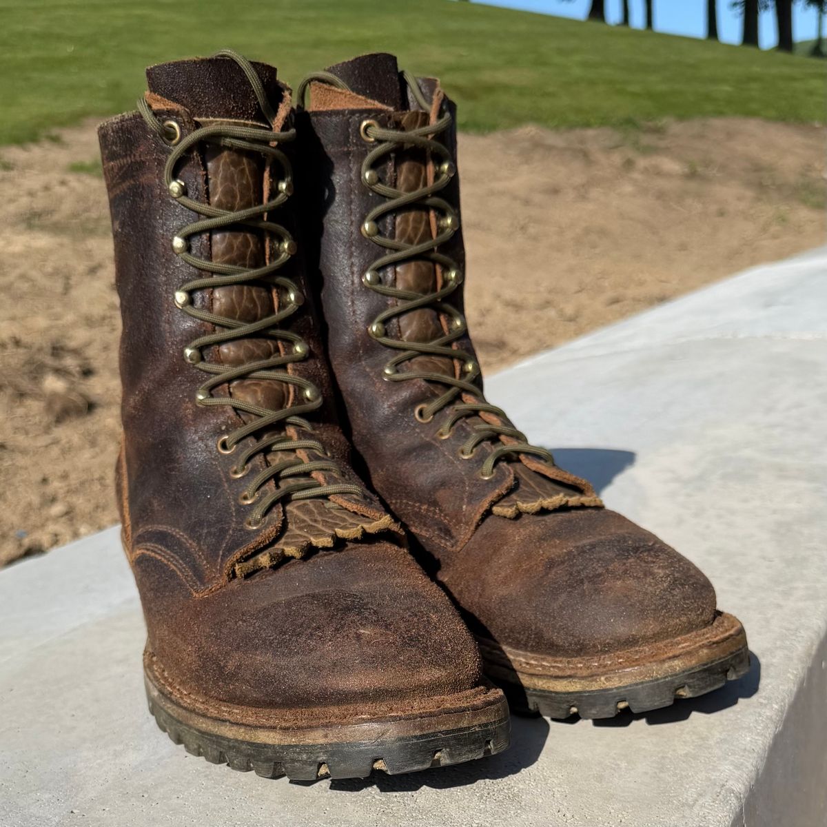 Photo by dyl on June 7, 2026 of the White's Bounty Hunter in Horween Dark Brown Waxed Flesh.