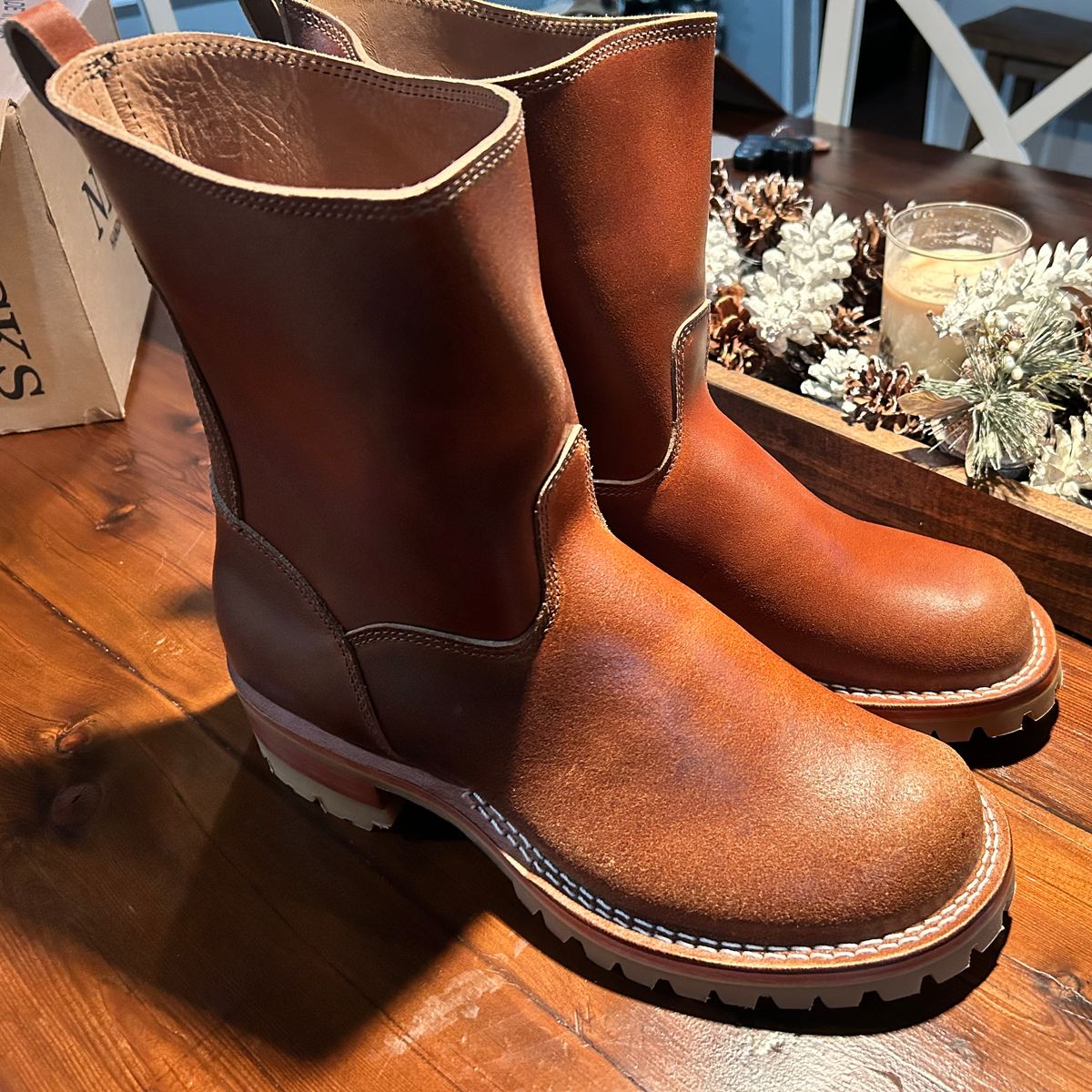 Photo by dyl on January 31, 2025 of the Nicks Wellington in Horween Ember Waxed Flesh.