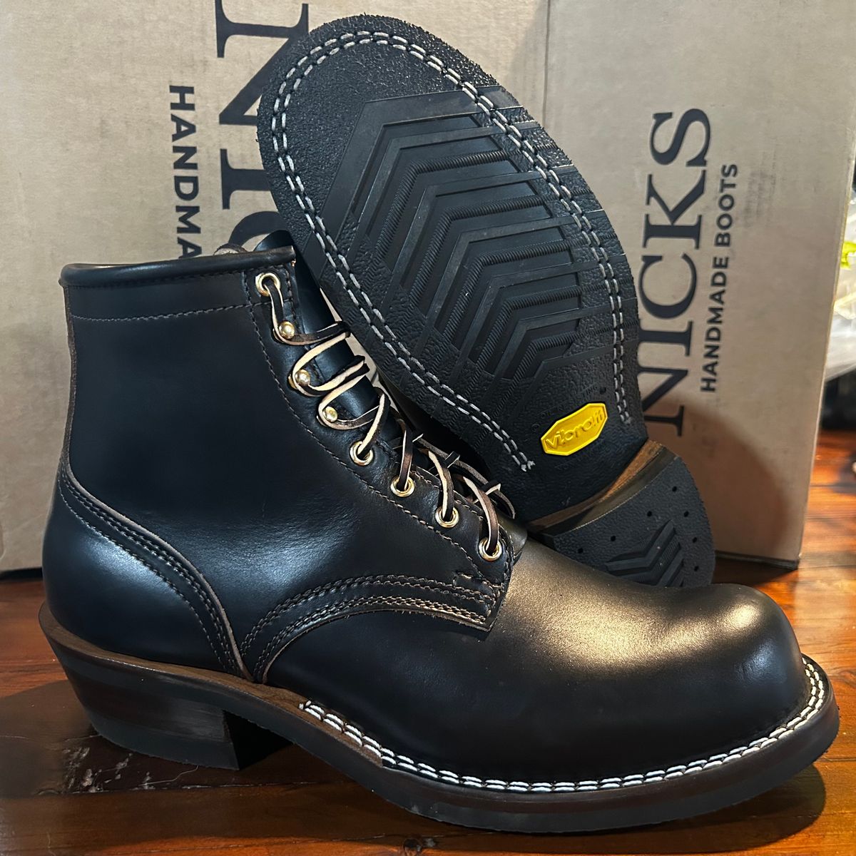 Photo by dyl on September 23, 2025 of the Nicks Prospector in Horween Black Chromexcel.
