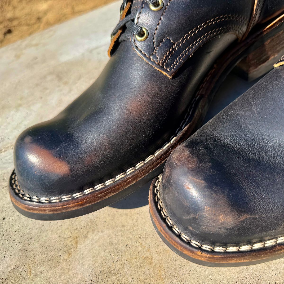 Photo by dyl on May 31, 2026 of the Nicks Prospector in Horween Black Chromexcel.