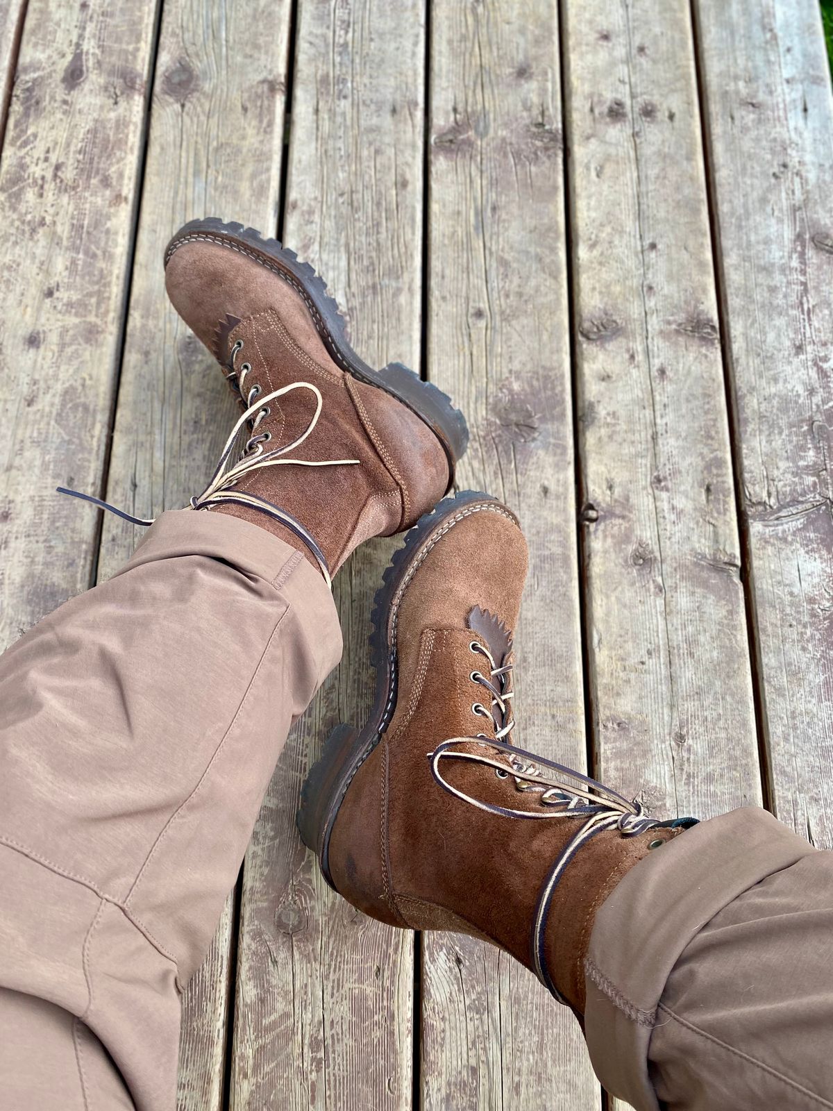 Photo by Forester on June 25, 2025 of the DeVito Boot Co. 10” Bobtail Brown Roughout in Seidel Brown Oil Tan Roughout.
