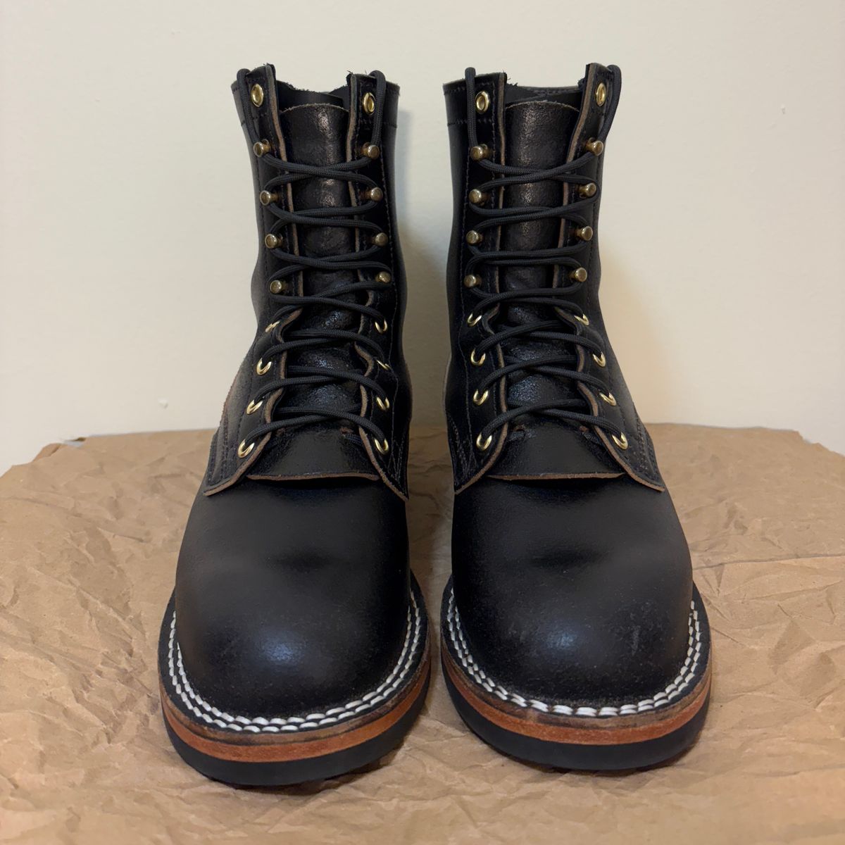 Photo by TastefulGent on November 1, 2025 of the Nicks MTO in Horween Black Waxed Flesh.