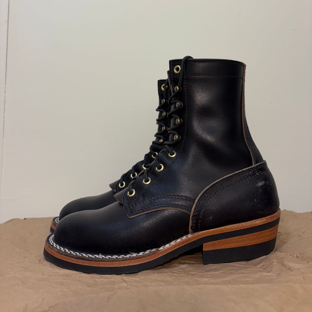 Photo by TastefulGent on November 1, 2025 of the Nicks MTO in Horween Black Waxed Flesh.