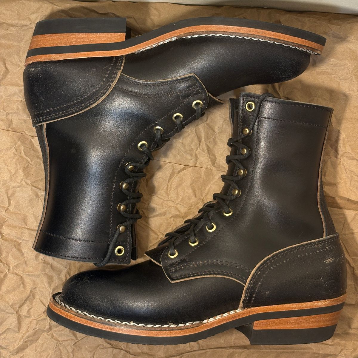 Photo by TastefulGent on November 1, 2025 of the Nicks MTO in Horween Black Waxed Flesh.