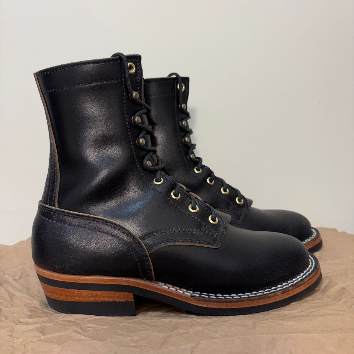 Photo by TastefulGent on November 1, 2025 of the Nicks MTO in Horween Black Waxed Flesh.