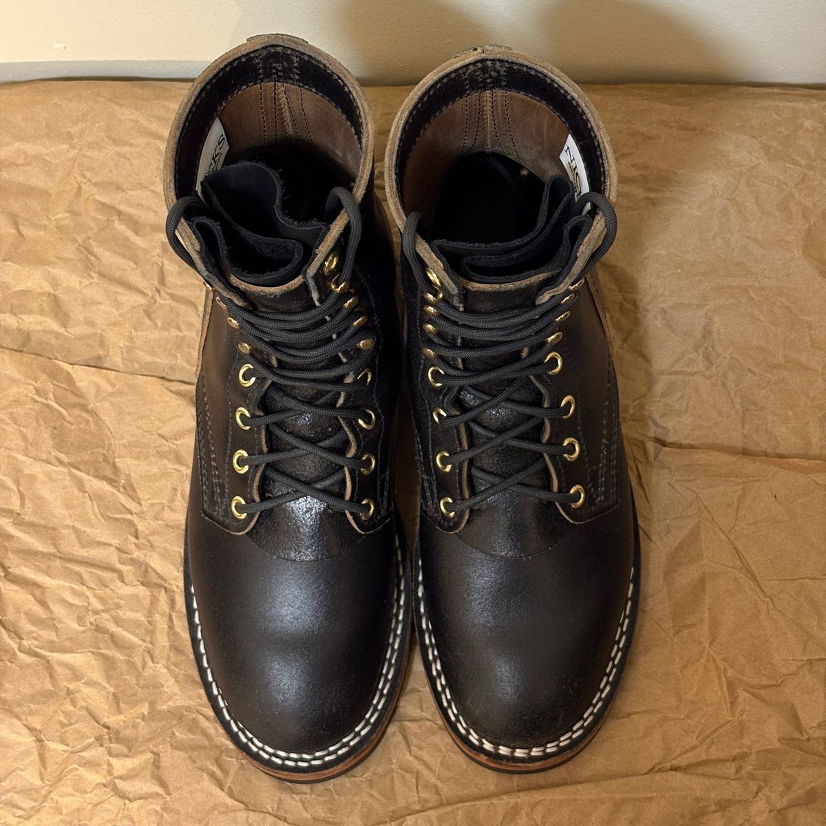 Photo by TastefulGent on November 1, 2025 of the Nicks MTO in Horween Black Waxed Flesh.