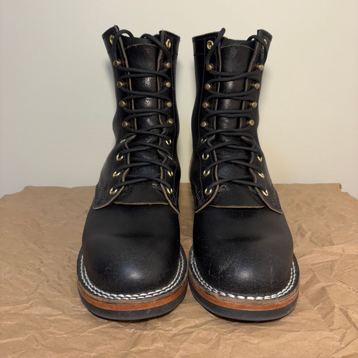 Photo by TastefulGent on December 2, 2025 of the Nicks MTO in Horween Black Waxed Flesh.