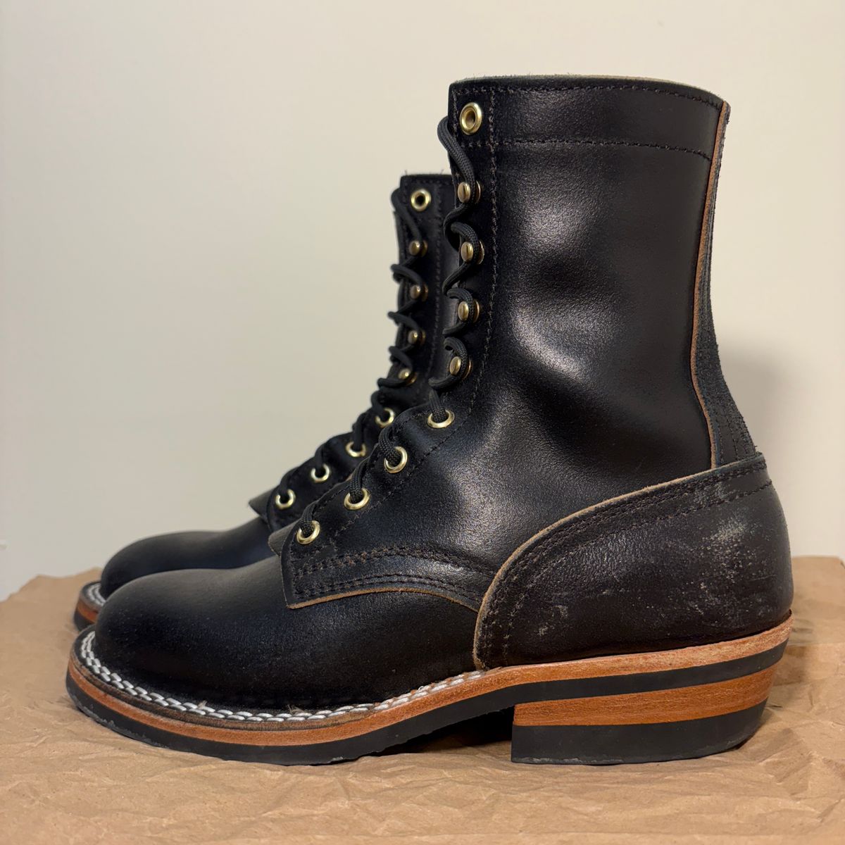 Photo by TastefulGent on December 2, 2025 of the Nicks MTO in Horween Black Waxed Flesh.