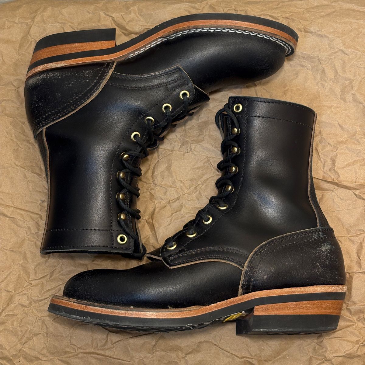 Photo by TastefulGent on December 2, 2025 of the Nicks MTO in Horween Black Waxed Flesh.