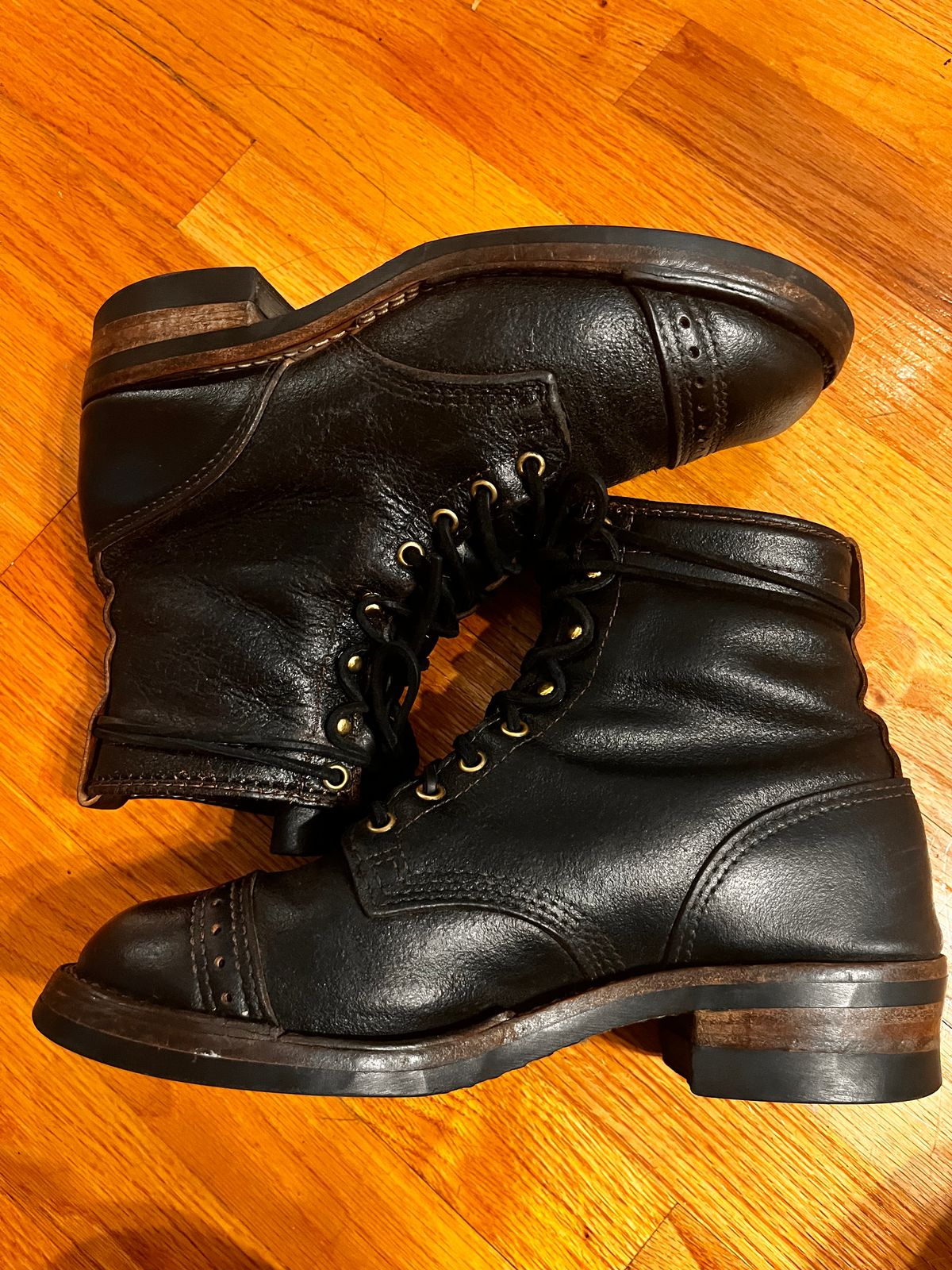 Photo by Kaz on May 18, 2025 of the Wesco Warren Boot in Horween Black Waxed Flesh.