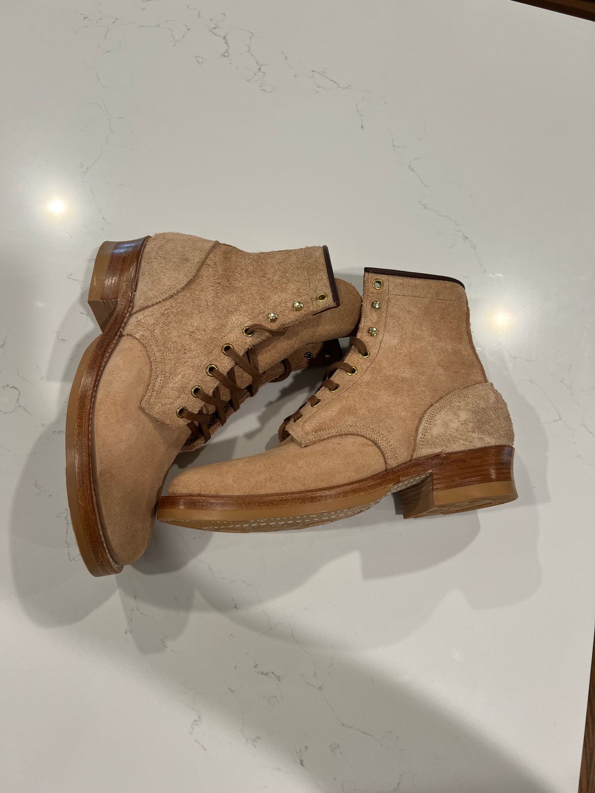 Photo by MidwestBootGuy on October 1, 2024 of the Role Club Underdogs in Horween Natural Chromexcel Roughout.