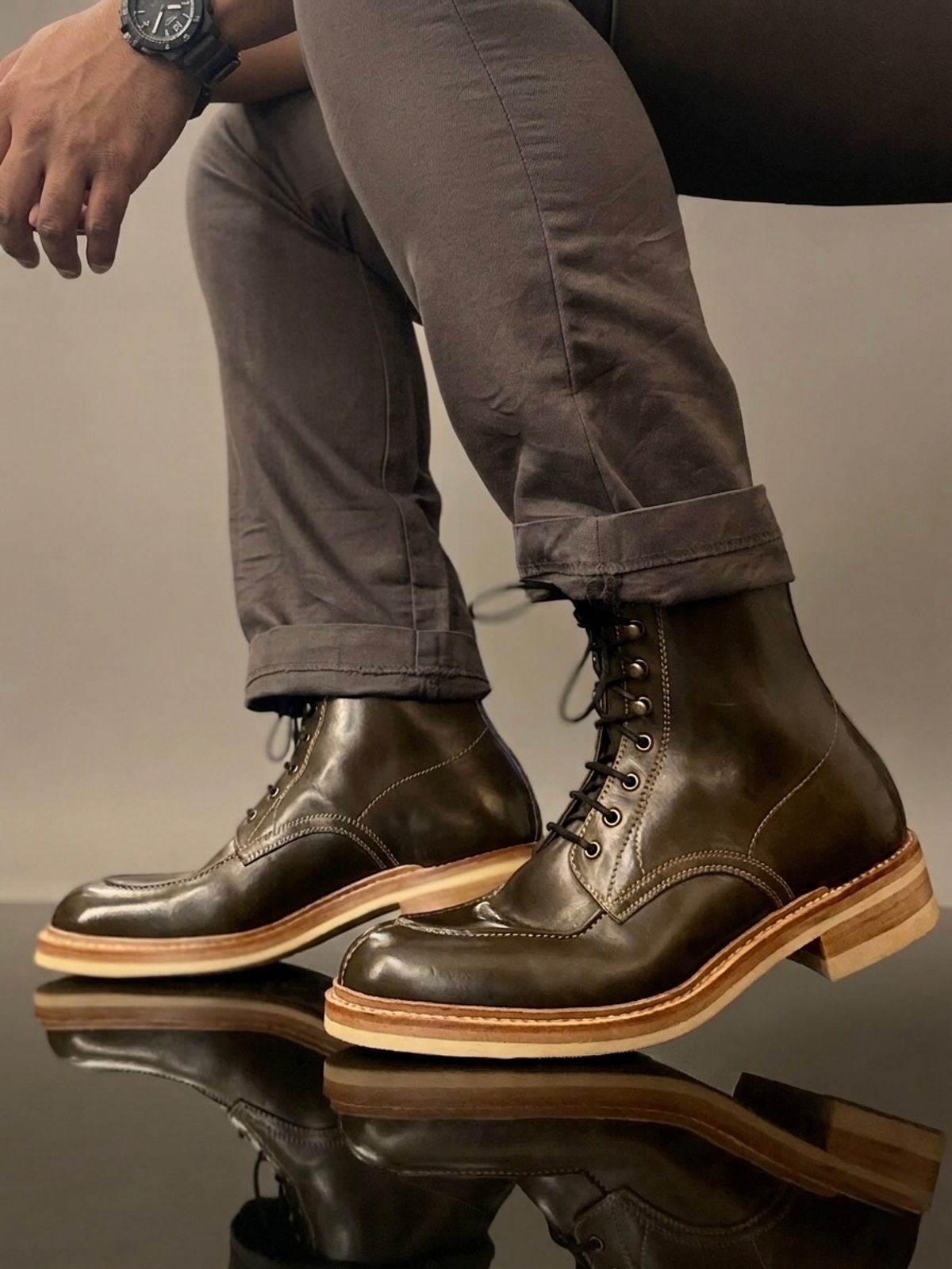 Photo by vishhh on April 2, 2026 of the Blkbrd Shoemaker Fred in Maryam Salvia Horsebutt.