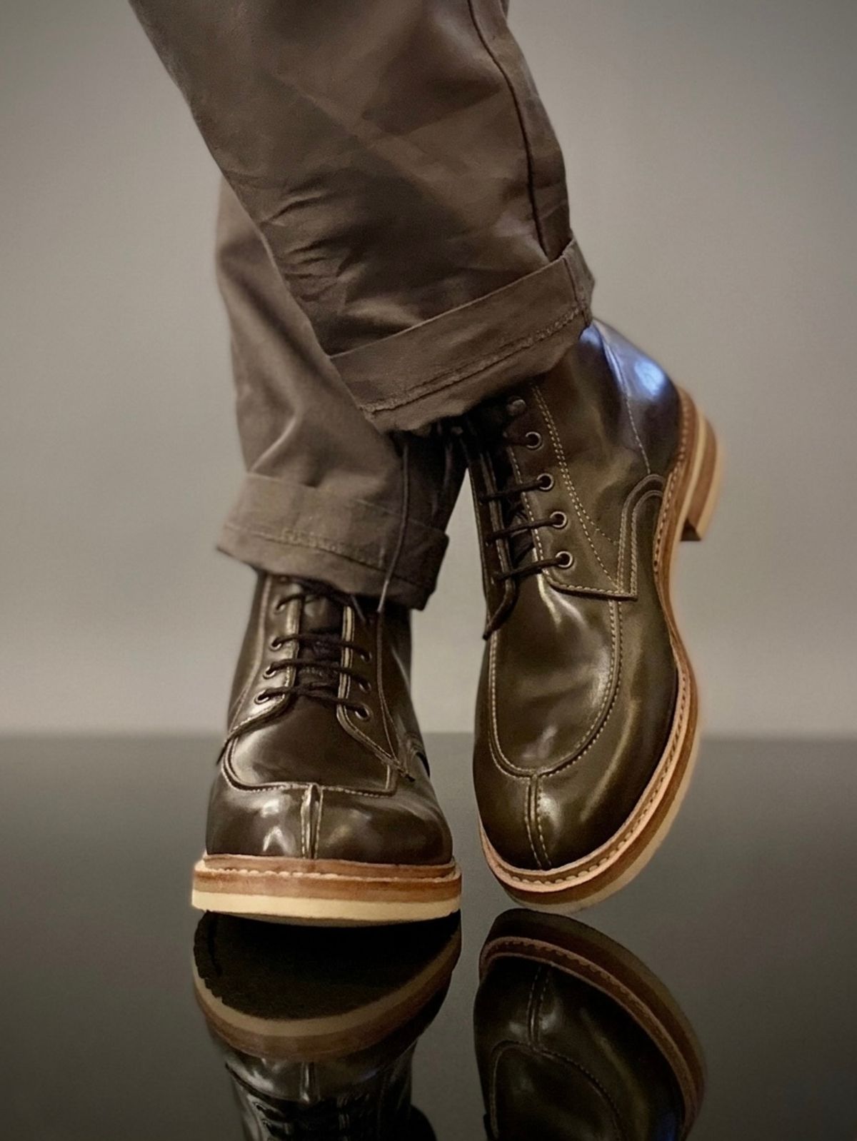 Photo by vishhh on April 2, 2026 of the Blkbrd Shoemaker Fred in Maryam Salvia Horsebutt.