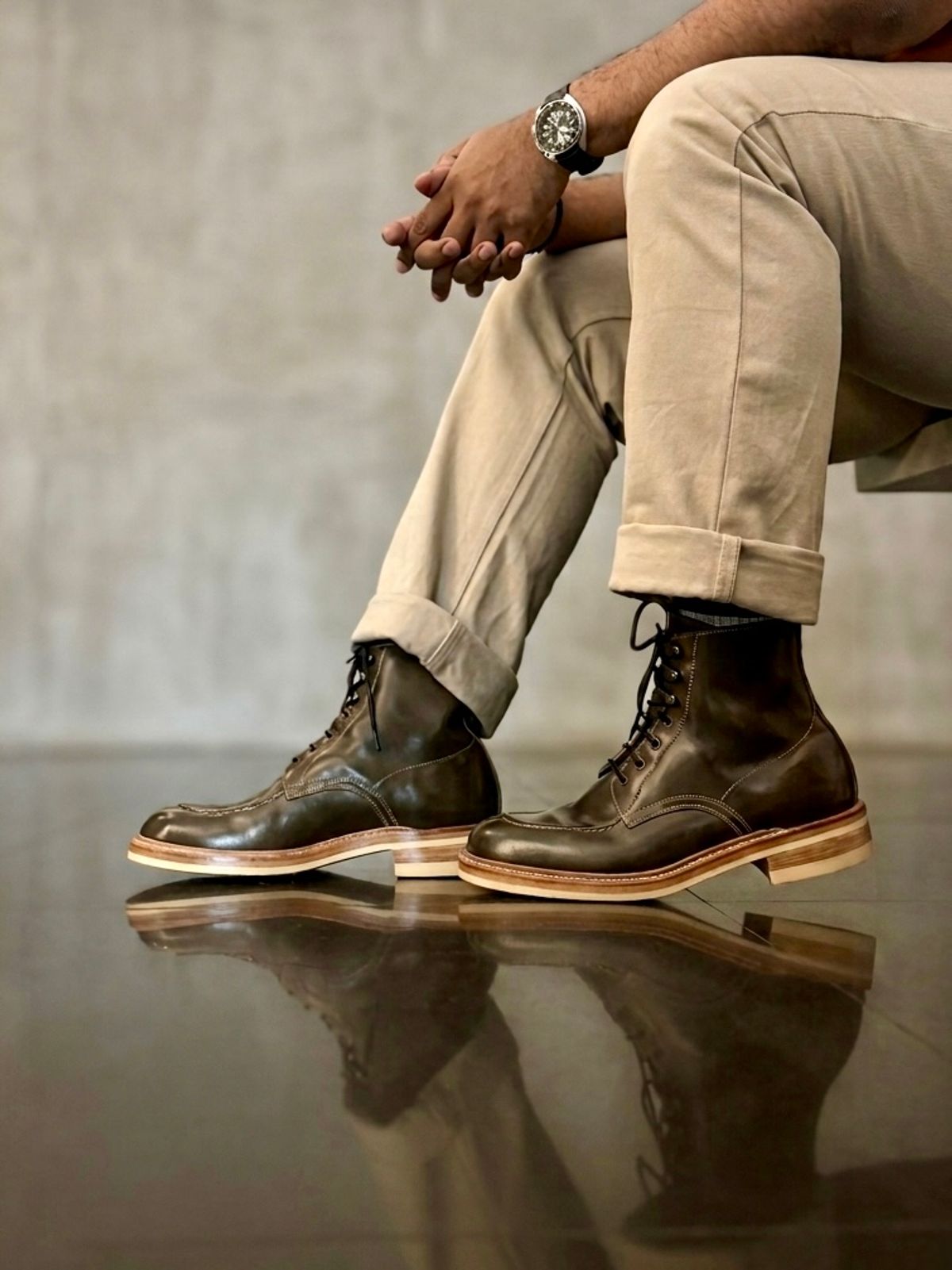 Photo by vishhh on May 9, 2026 of the Blkbrd Shoemaker Fred in Maryam Salvia Horsebutt.