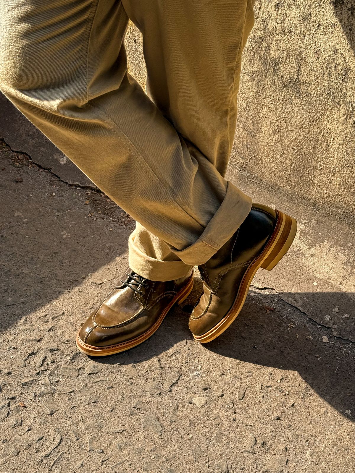 Photo by vishhh on May 9, 2026 of the Blkbrd Shoemaker Fred in Maryam Salvia Horsebutt.
