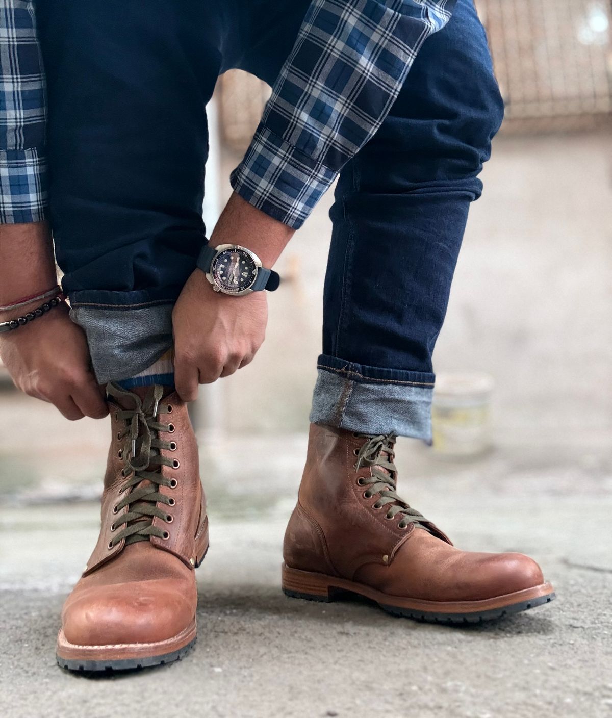 Photo by vishhh on December 4, 2025 of the Craft & Glory Service Boot in Full Grain Waxed Water Buffalo.