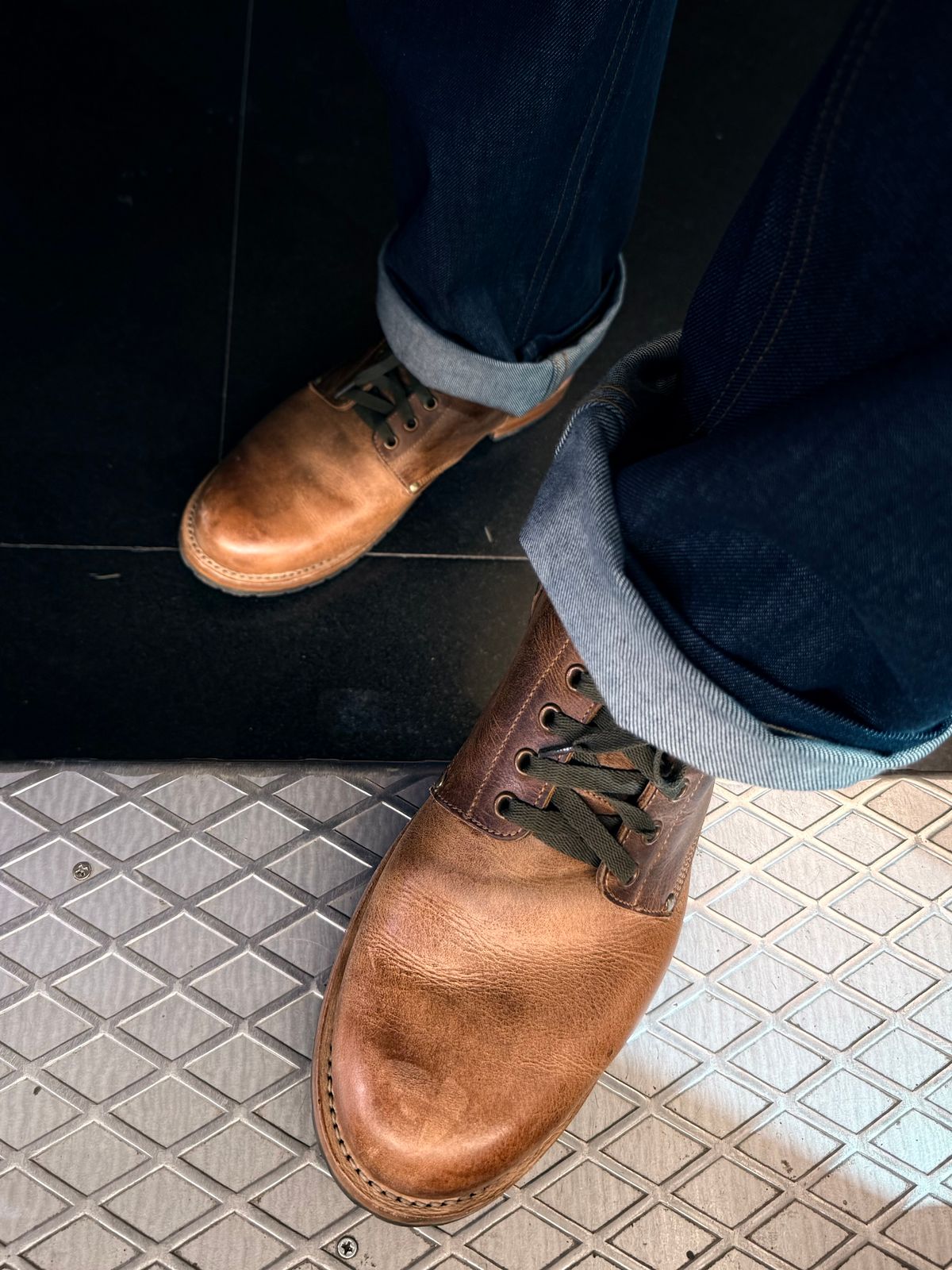 Photo by vishhh on January 22, 2026 of the Craft & Glory Service Boot in Full Grain Waxed Water Buffalo.