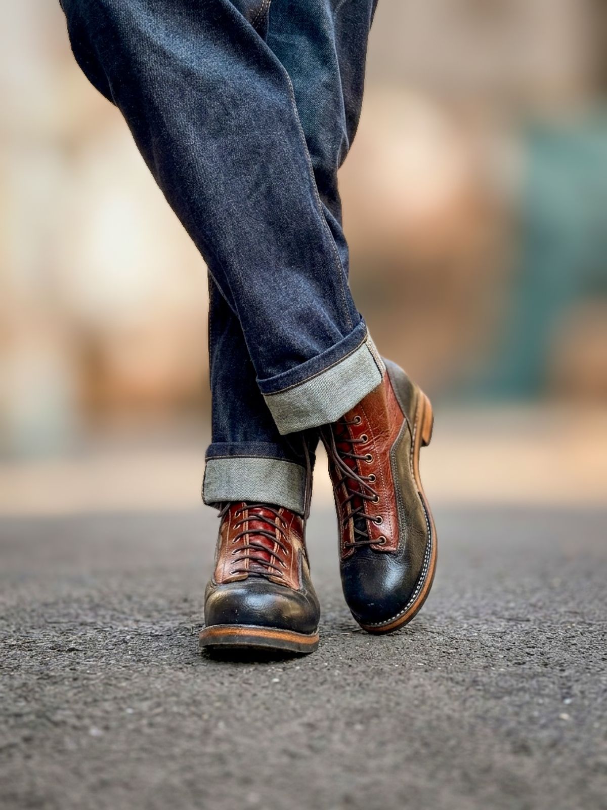 Photo by vishhh on March 5, 2026 of the Craft & Glory Outlander 6" Black Tan in Full Grain Waxed Water Buffalo.