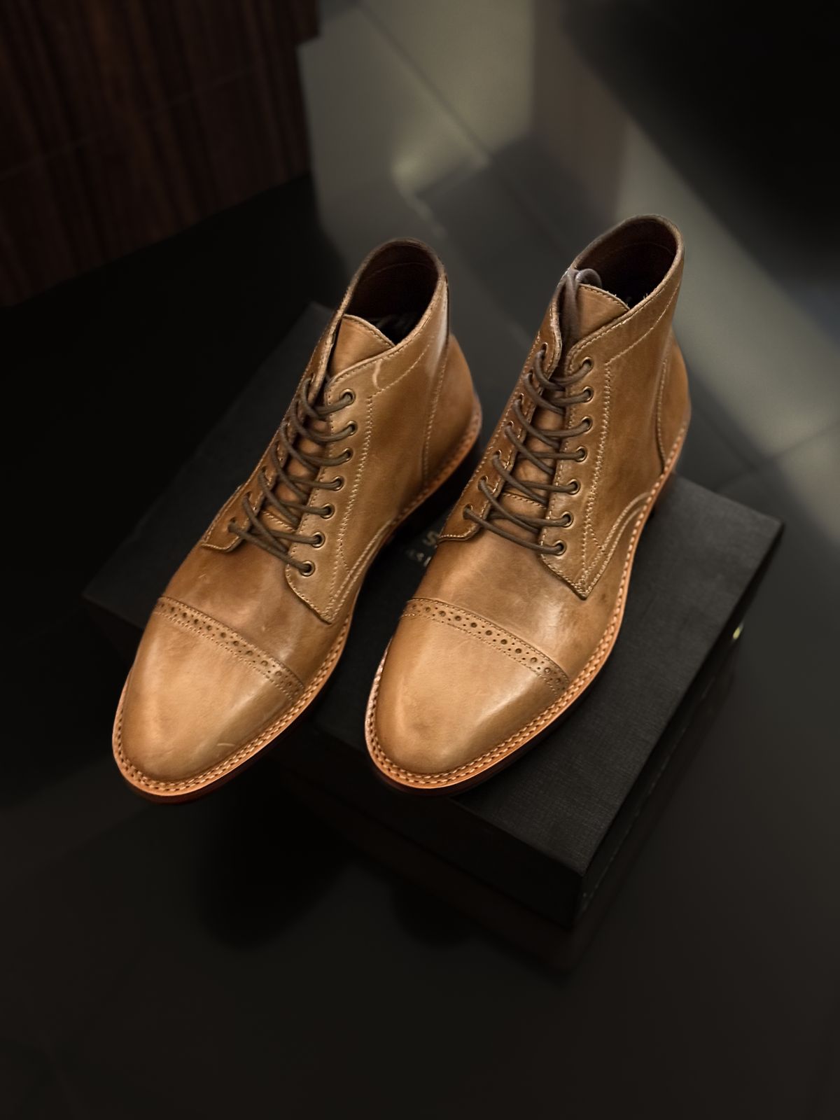 Photo by vishhh on May 23, 2026 of the Blkbrd Shoemaker Luchador Service Boot in Horween Natural Chromexcel.