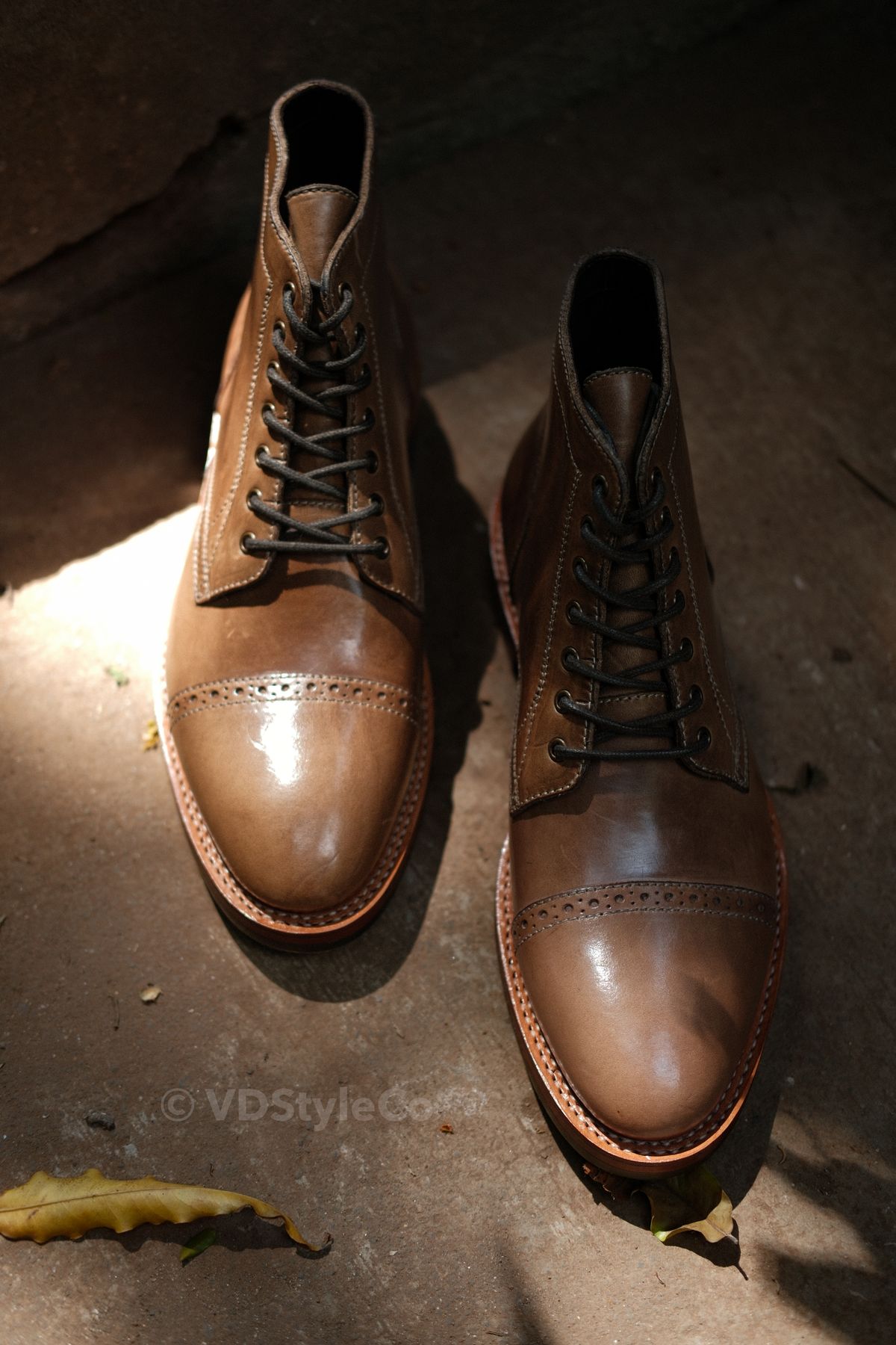 Photo by vishhh on May 24, 2026 of the Blkbrd Shoemaker Luchador Service Boot in Horween Natural Chromexcel.