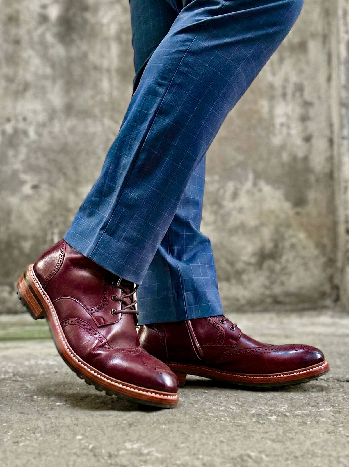 Photo by vishhh on January 14, 2026 of the Kozasko Goodyear Welted Burgundy Brogue Zipper Boot in 1.7mm Brown Oil Pull Up Leather.