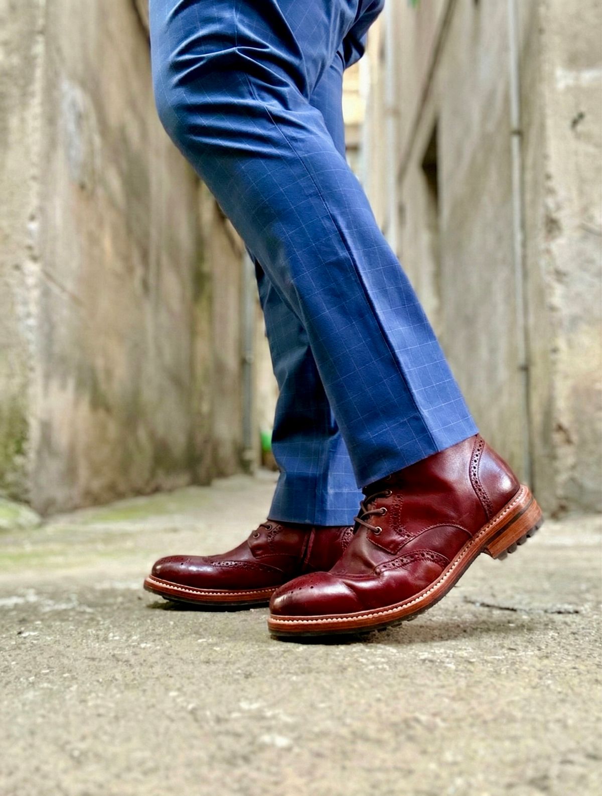 Photo by vishhh on January 14, 2026 of the Kozasko Goodyear Welted Burgundy Brogue Zipper Boot in 1.7mm Brown Oil Pull Up Leather.