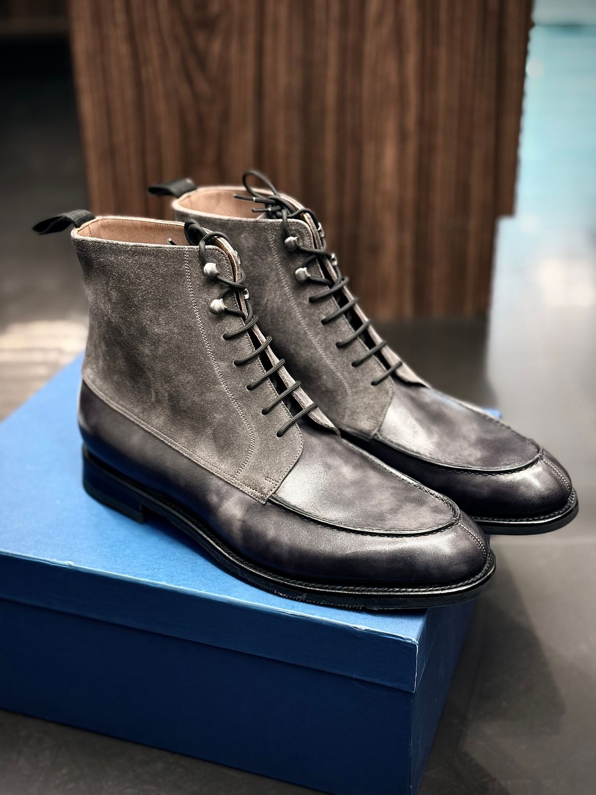 Photo by vishhh on January 30, 2026 of the Bridlen Moc Boots in C.F. Stead Fossil Suede & Black Museum Calf.