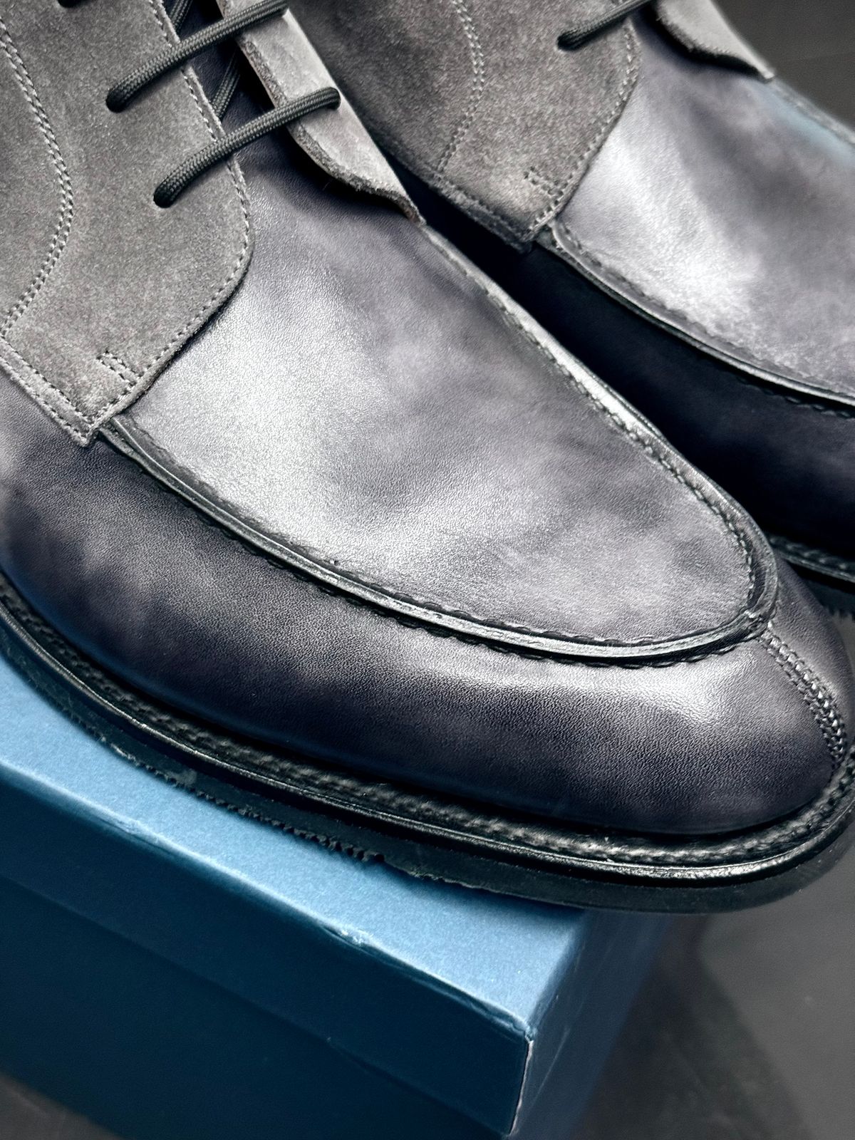 Photo by vishhh on January 30, 2026 of the Bridlen Moc Boots in C.F. Stead Fossil Suede & Black Museum Calf.