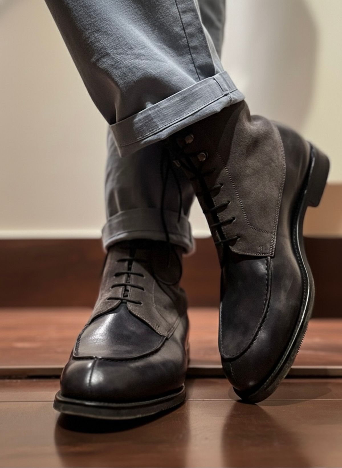 Photo by vishhh on February 16, 2026 of the Bridlen Moc Boots in C.F. Stead Fossil Suede & Black Museum Calf.