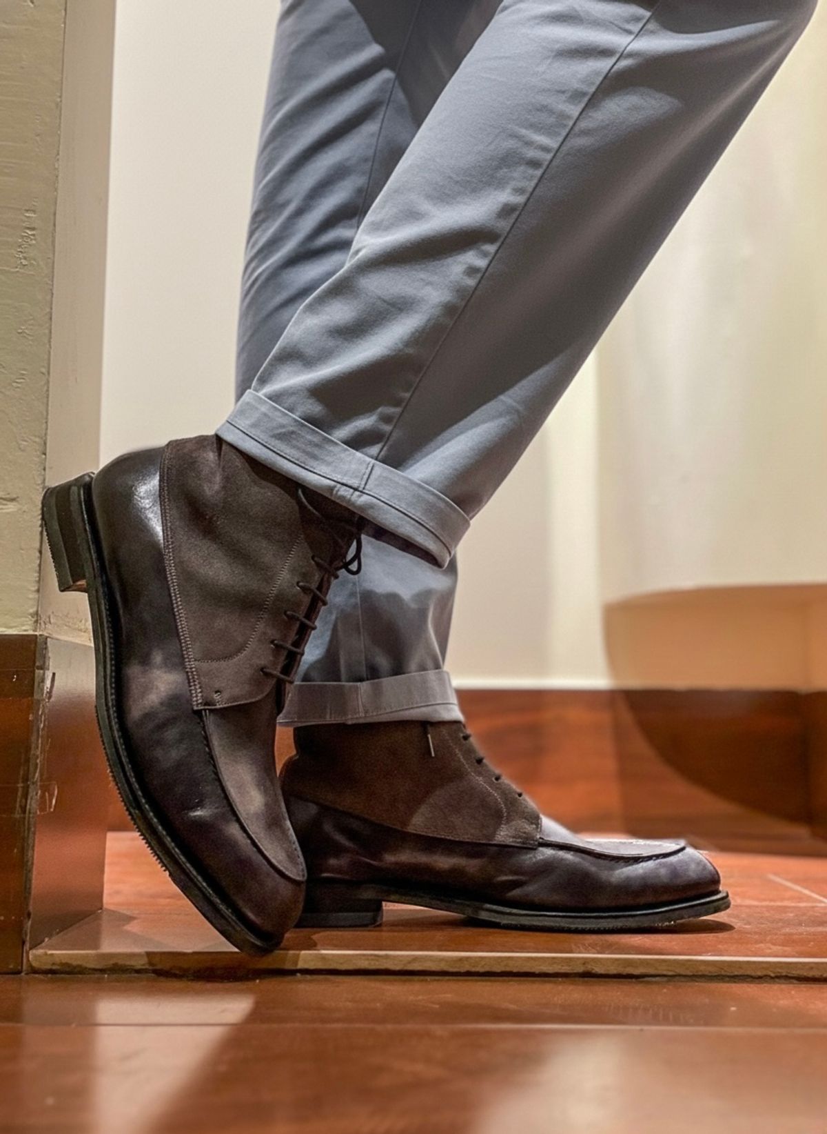 Photo by vishhh on February 16, 2026 of the Bridlen Moc Boots in C.F. Stead Fossil Suede & Black Museum Calf.