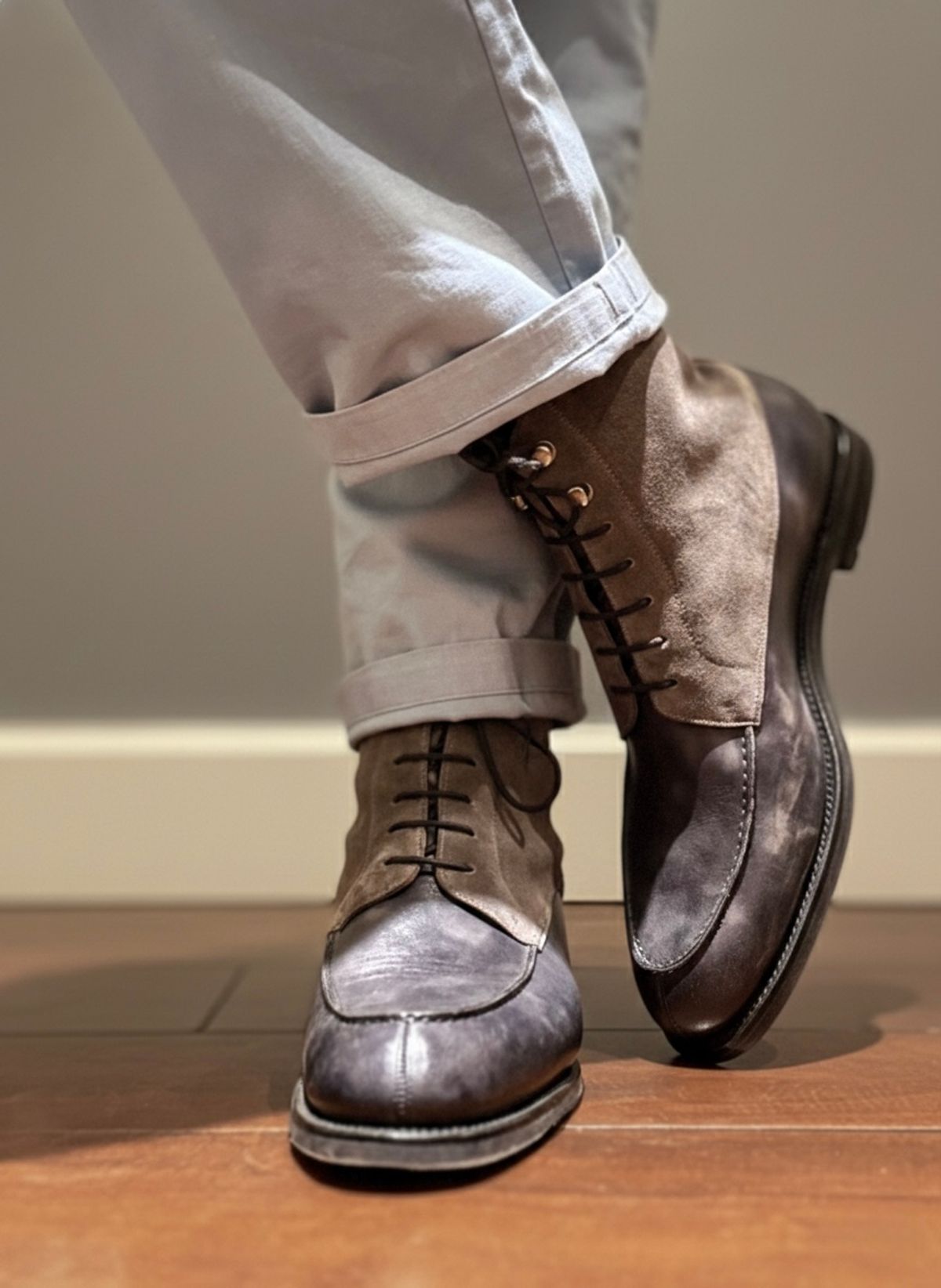 Photo by vishhh on February 16, 2026 of the Bridlen Moc Boots in C.F. Stead Fossil Suede & Black Museum Calf.
