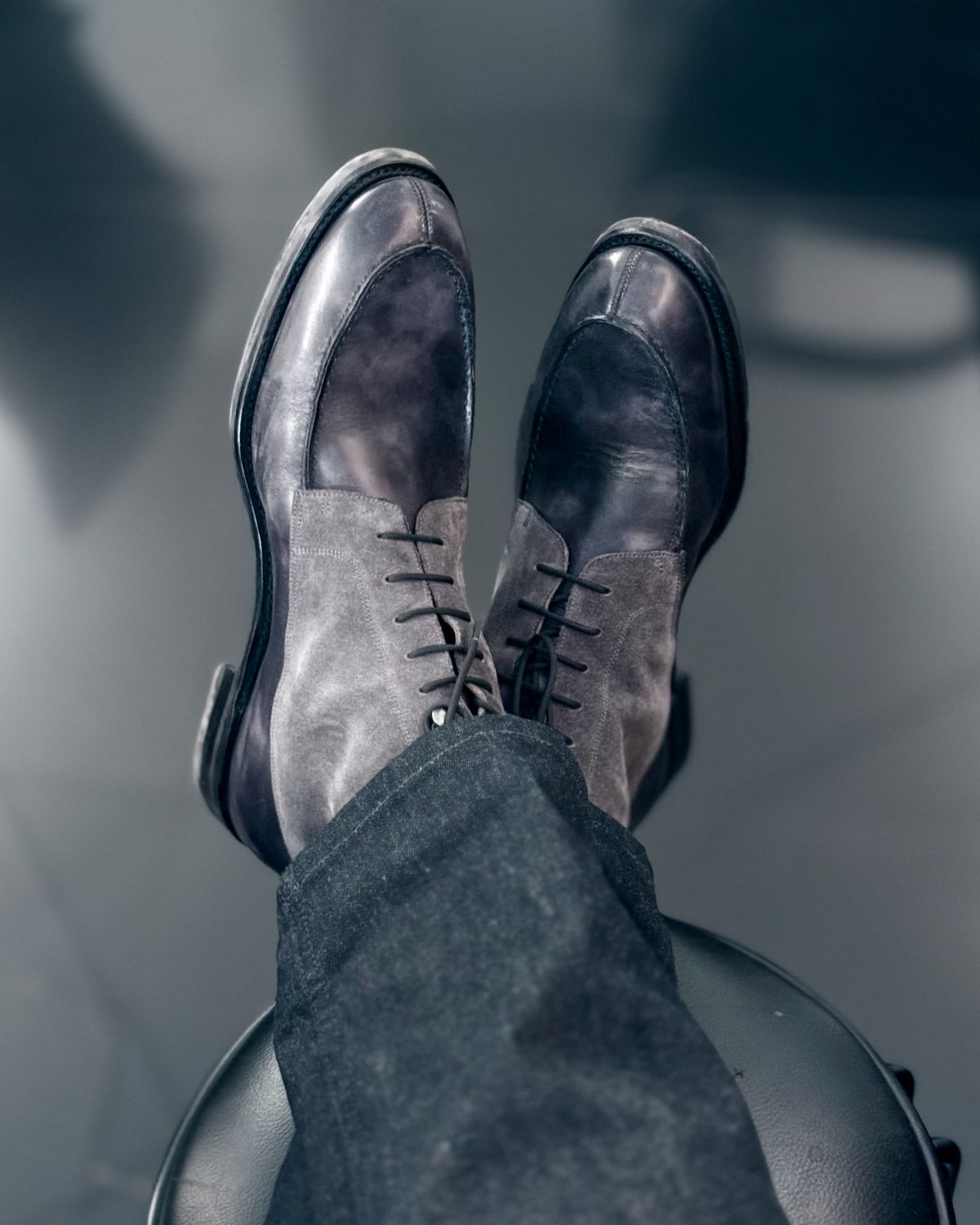 Photo by vishhh on February 19, 2026 of the Bridlen Moc Boots in C.F. Stead Fossil Suede & Black Museum Calf.