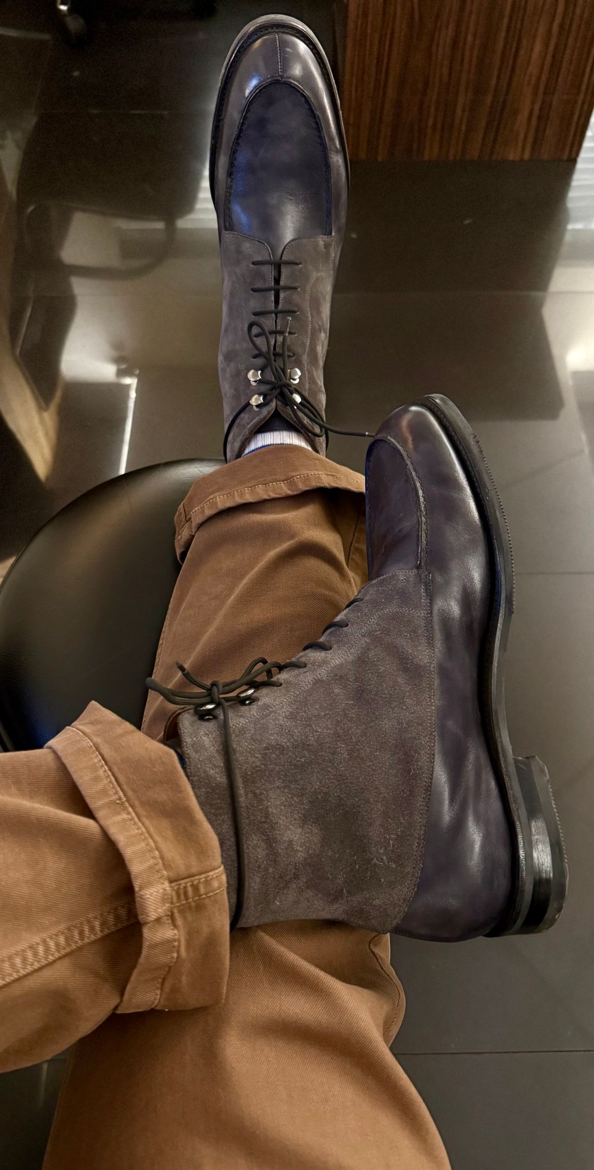 Photo by vishhh on March 20, 2026 of the Bridlen Moc Boots in C.F. Stead Fossil Suede & Black Museum Calf.