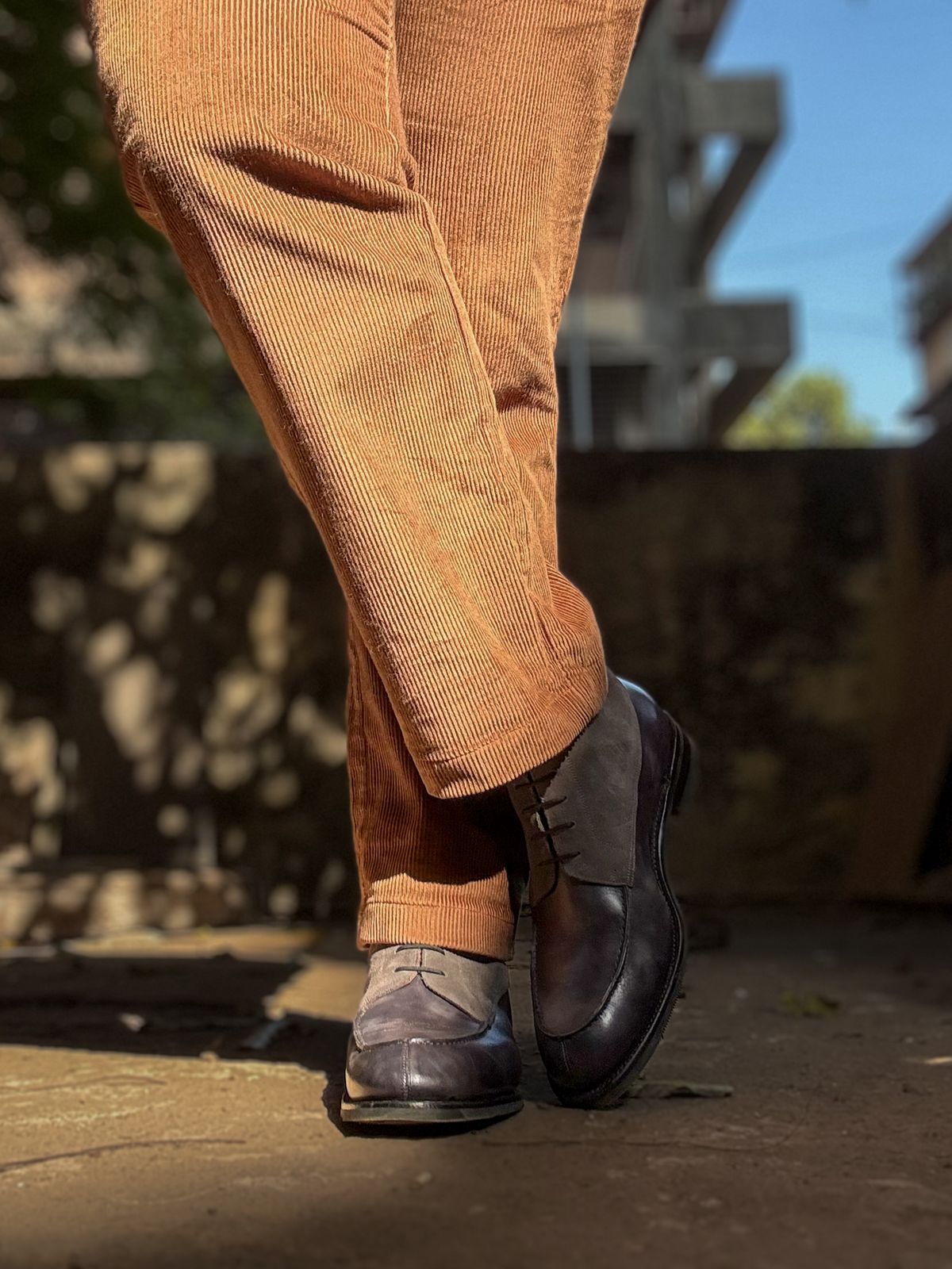 Photo by vishhh on May 21, 2026 of the Bridlen Moc Boots in C.F. Stead Fossil Suede & Black Museum Calf.