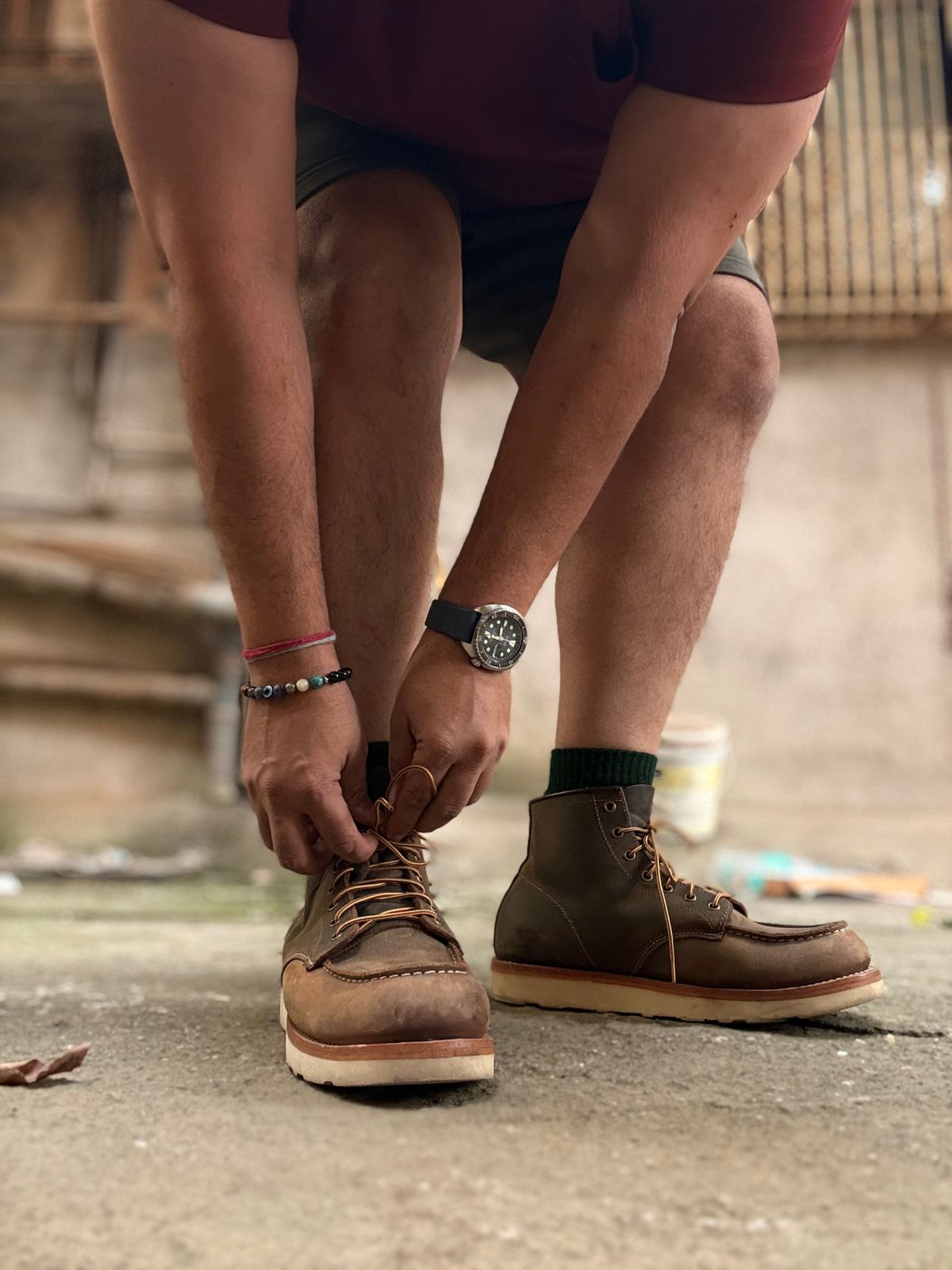 Photo by vishhh on December 4, 2025 of the Craft & Glory Craft & Glory Moc-Toe 6" in Full Grain Waxed Water Buffalo.