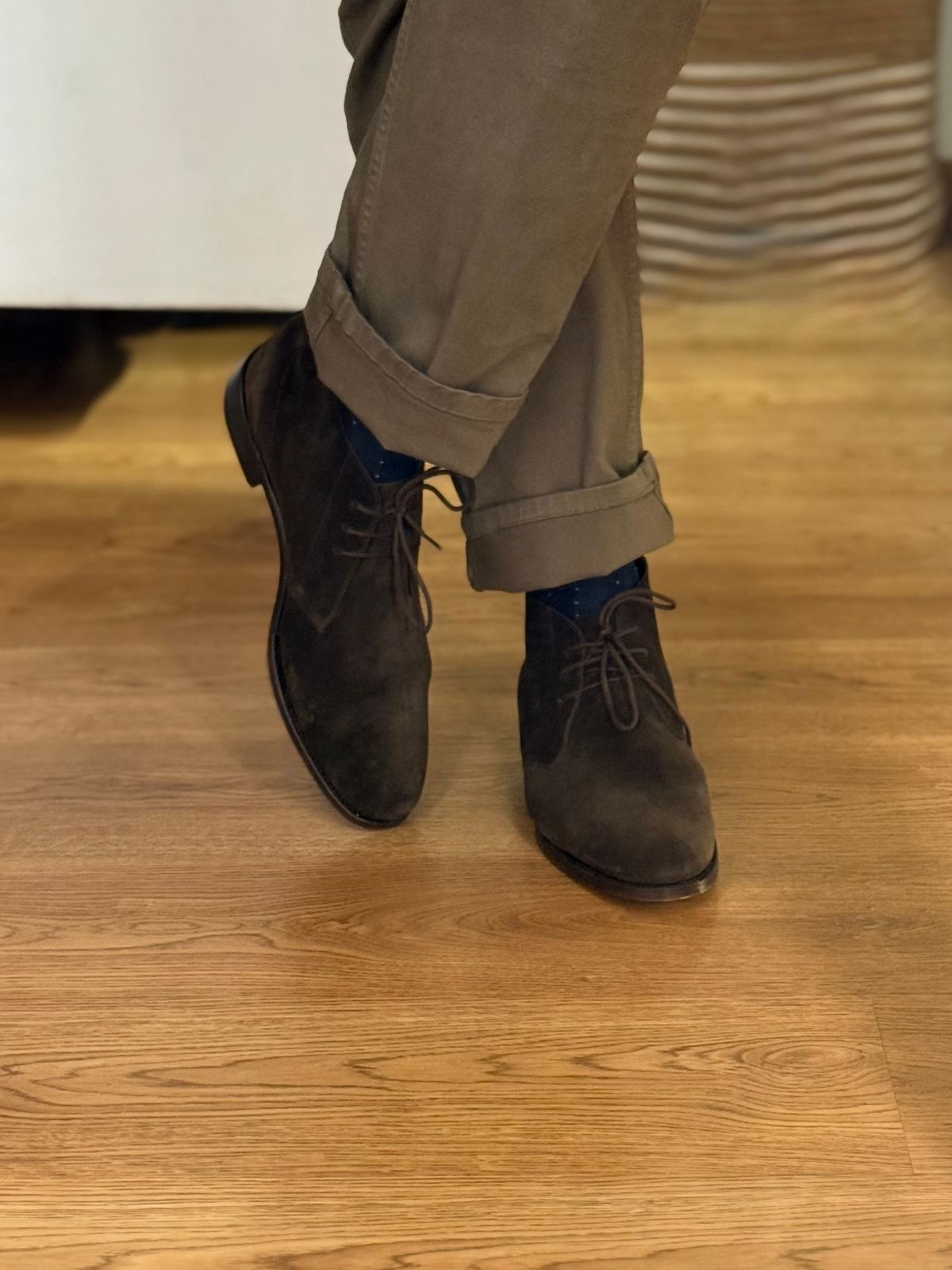 Photo by vishhh on December 30, 2025 of the Bridlen Unlined Chukka boot in C.F. Stead Chocolate Janus Calf Suede.