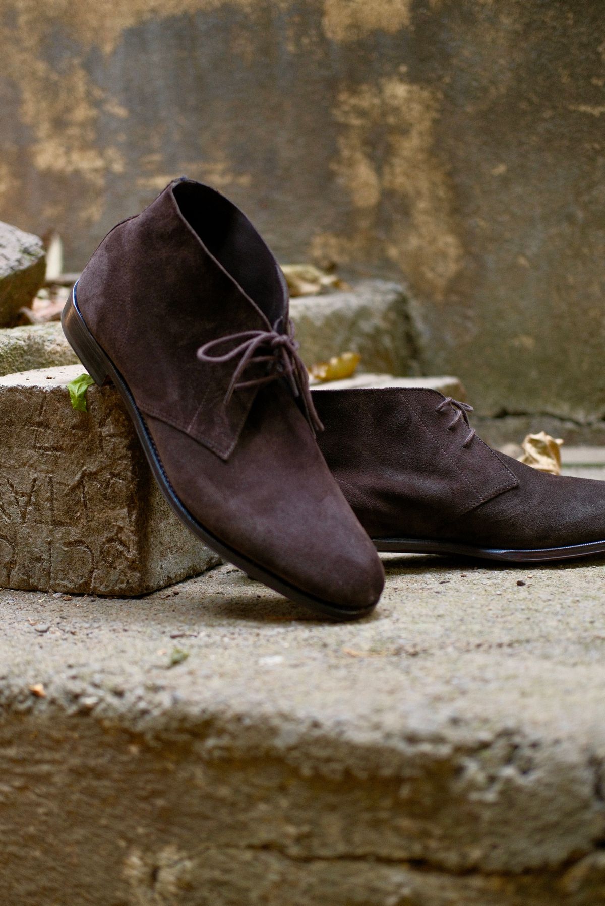 Photo by vishhh on December 31, 2025 of the Bridlen Unlined Chukka boot in C.F. Stead Chocolate Janus Calf Suede.