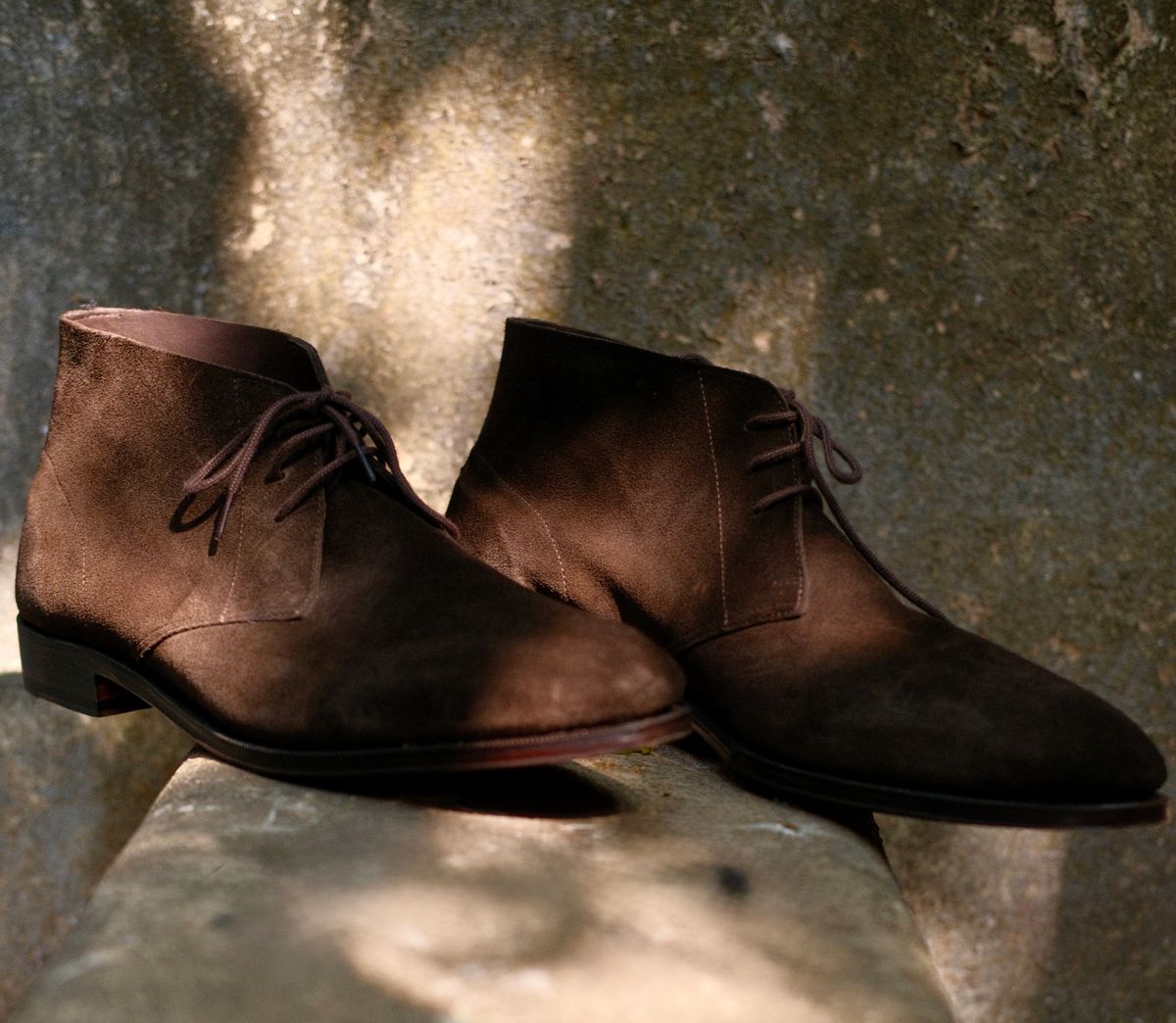Photo by vishhh on December 31, 2025 of the Bridlen Unlined Chukka boot in C.F. Stead Chocolate Janus Calf Suede.