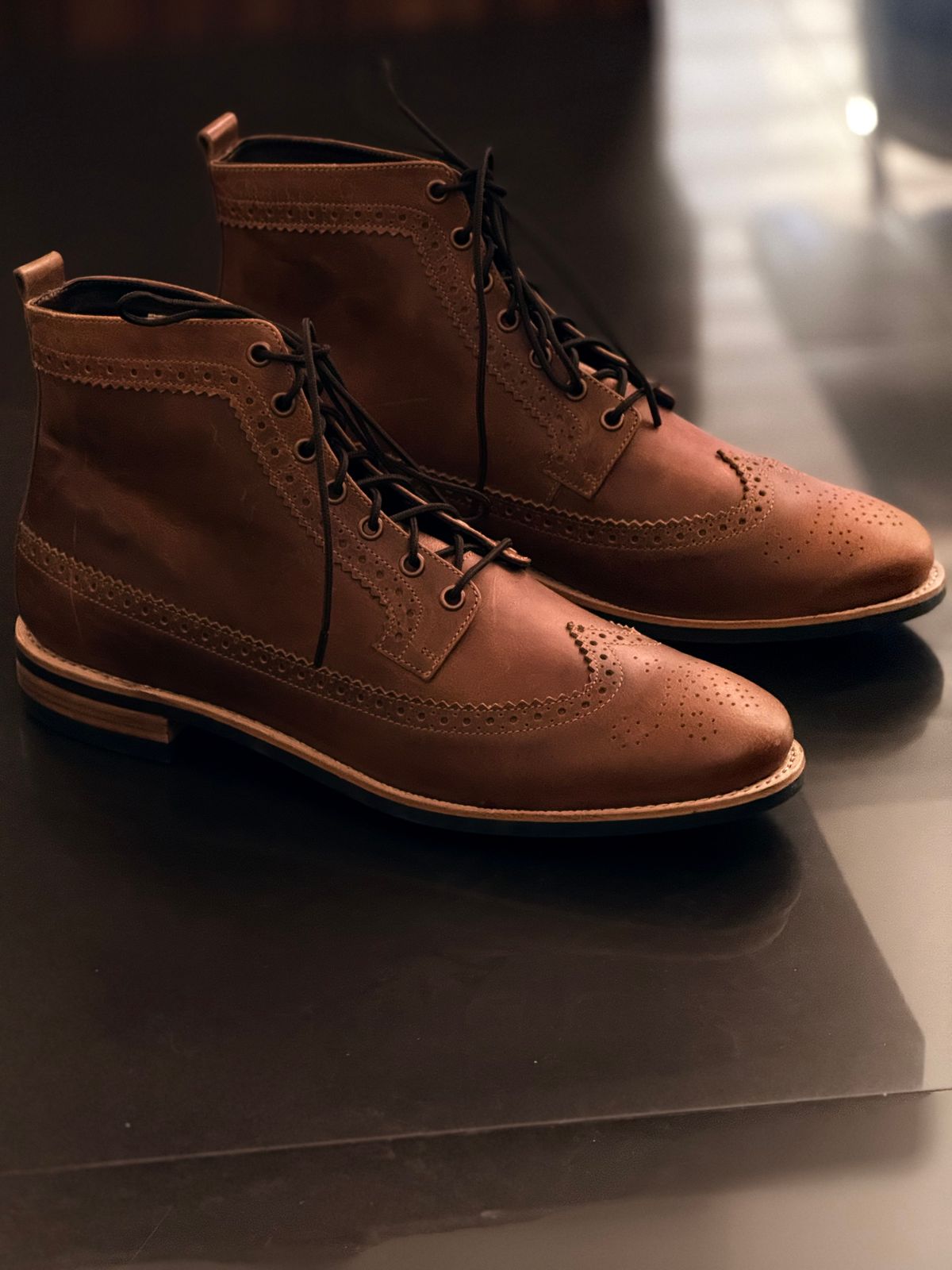 Photo by vishhh on October 29, 2025 of the Craft & Glory Craft & Glory / Long Wing Brogue- British Tan in Full Grain Waxed Water Buffalo.