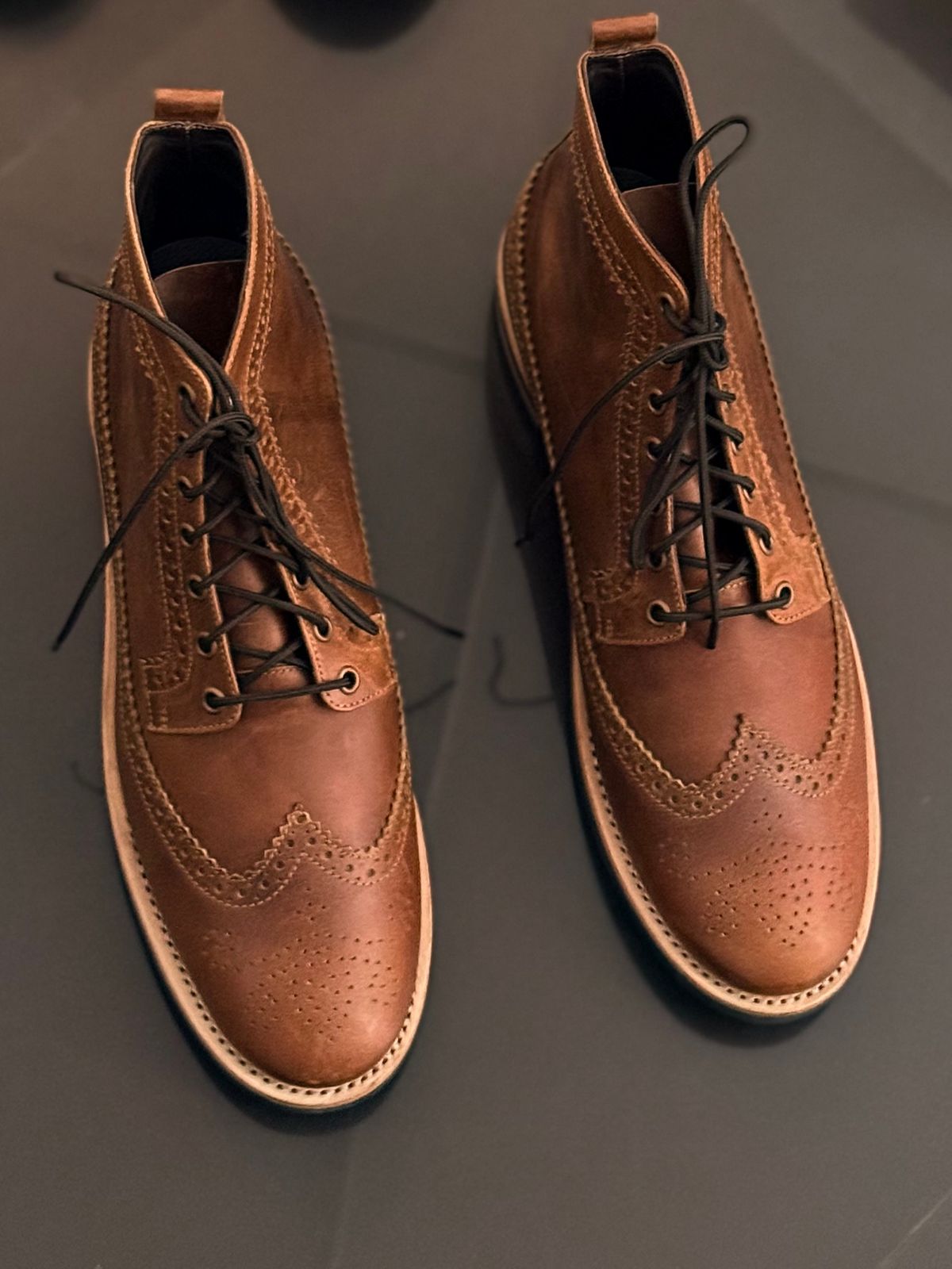 Photo by vishhh on October 29, 2025 of the Craft & Glory Craft & Glory / Long Wing Brogue- British Tan in Full Grain Waxed Water Buffalo.
