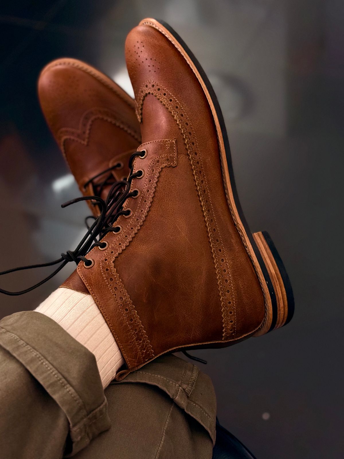 Photo by vishhh on October 29, 2025 of the Craft & Glory Craft & Glory / Long Wing Brogue- British Tan in Full Grain Waxed Water Buffalo.