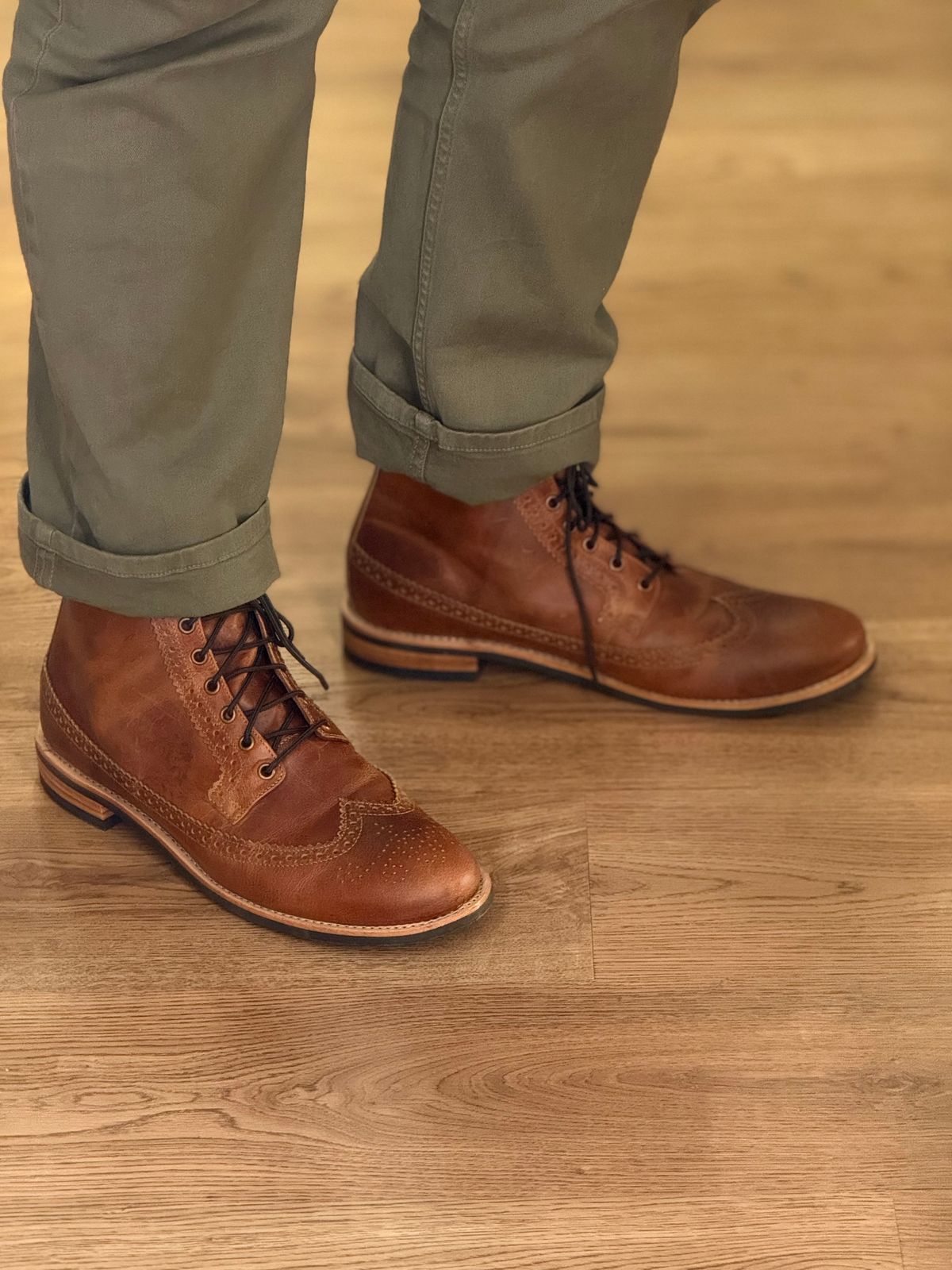Photo by vishhh on October 29, 2025 of the Craft & Glory Craft & Glory / Long Wing Brogue- British Tan in Full Grain Waxed Water Buffalo.