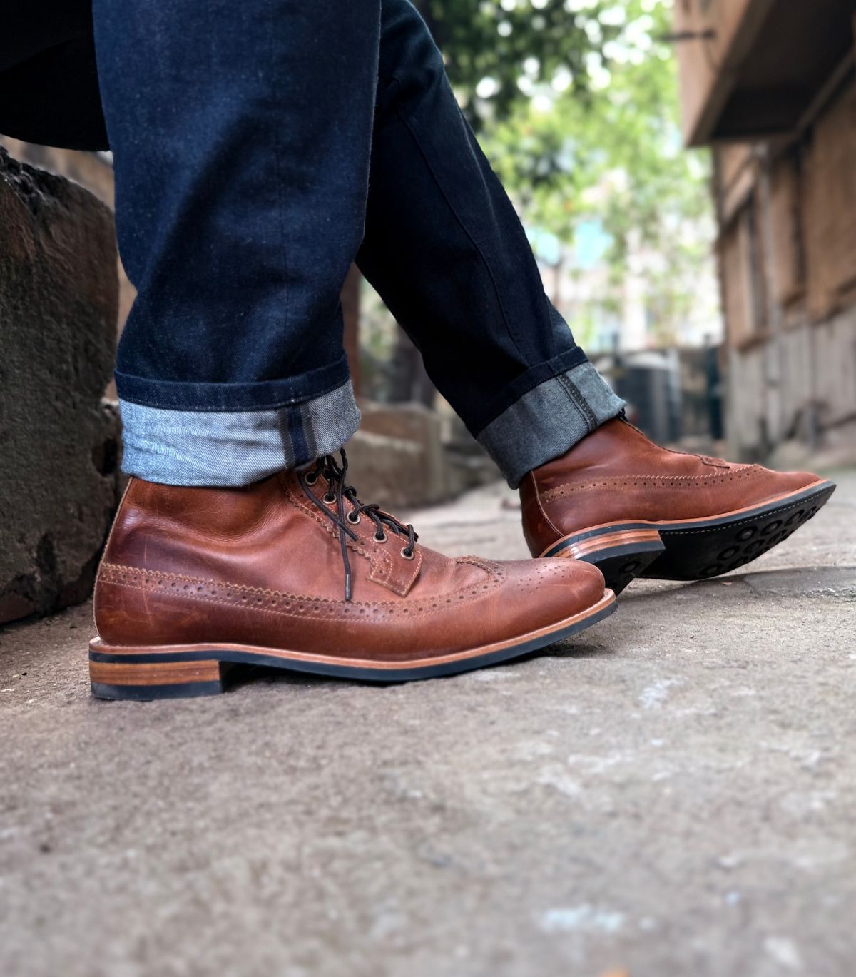 Photo by vishhh on November 28, 2025 of the Craft & Glory Craft & Glory / Long Wing Brogue- British Tan in Full Grain Waxed Water Buffalo.