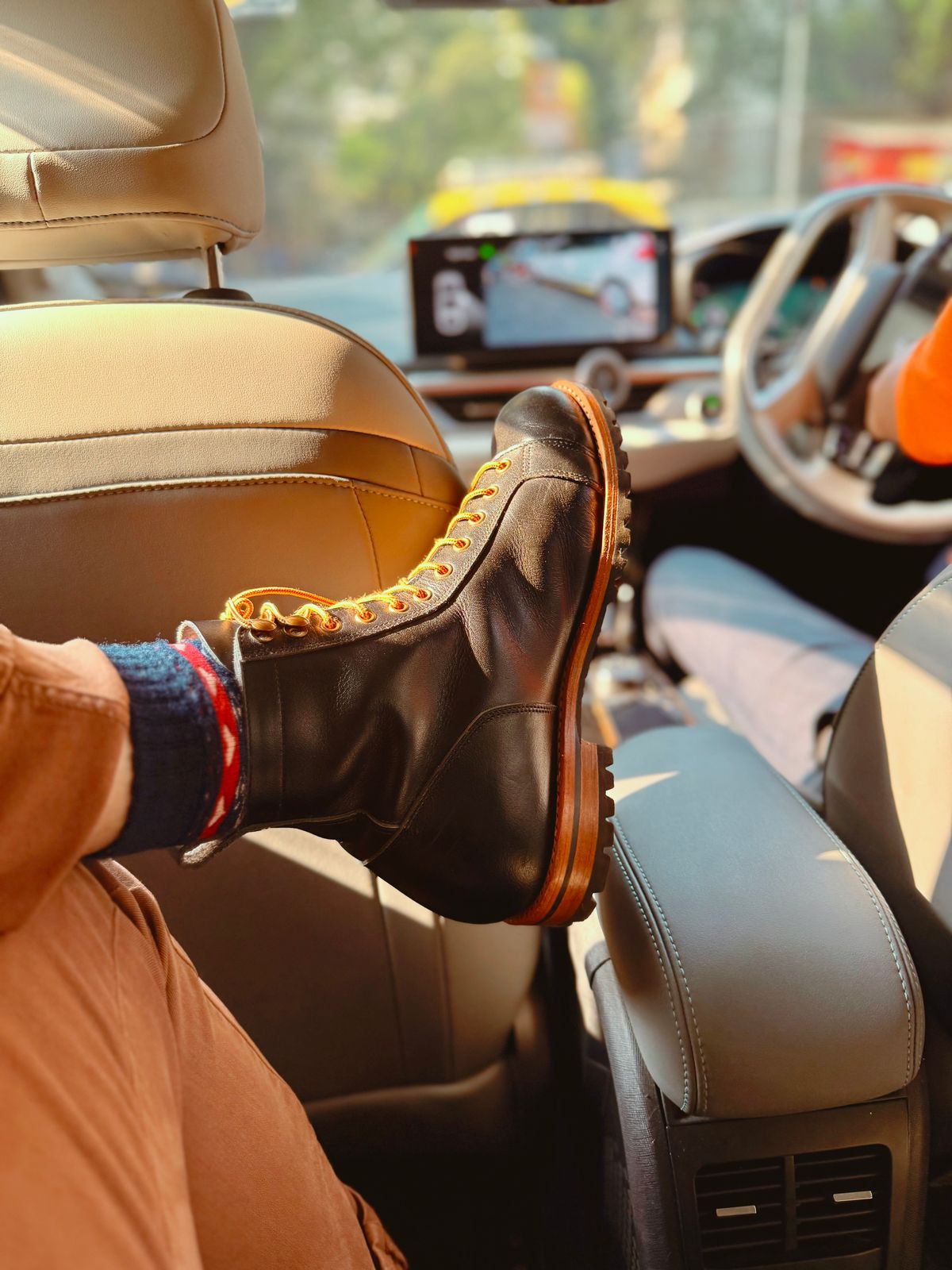 Photo by vishhh on November 27, 2025 of the Craft & Glory Craft & Glory / Monkey Boot 6” in Full Grain Waxed Water Buffalo.