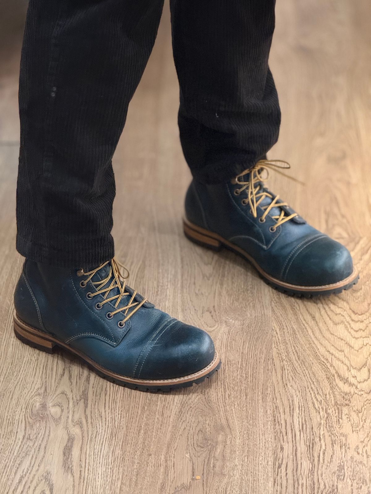 Photo by vishhh on October 14, 2025 of the Craft & Glory Craft & Glory / Rangers in Full Grain Waxed Water Buffalo & Double Wax Diesel Blue.