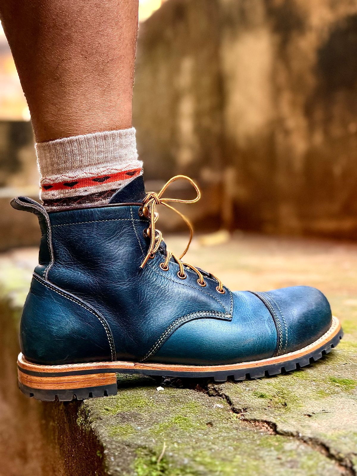 Photo by vishhh on November 12, 2025 of the Craft & Glory Craft & Glory / Rangers in Full Grain Waxed Water Buffalo & Double Wax Diesel Blue.