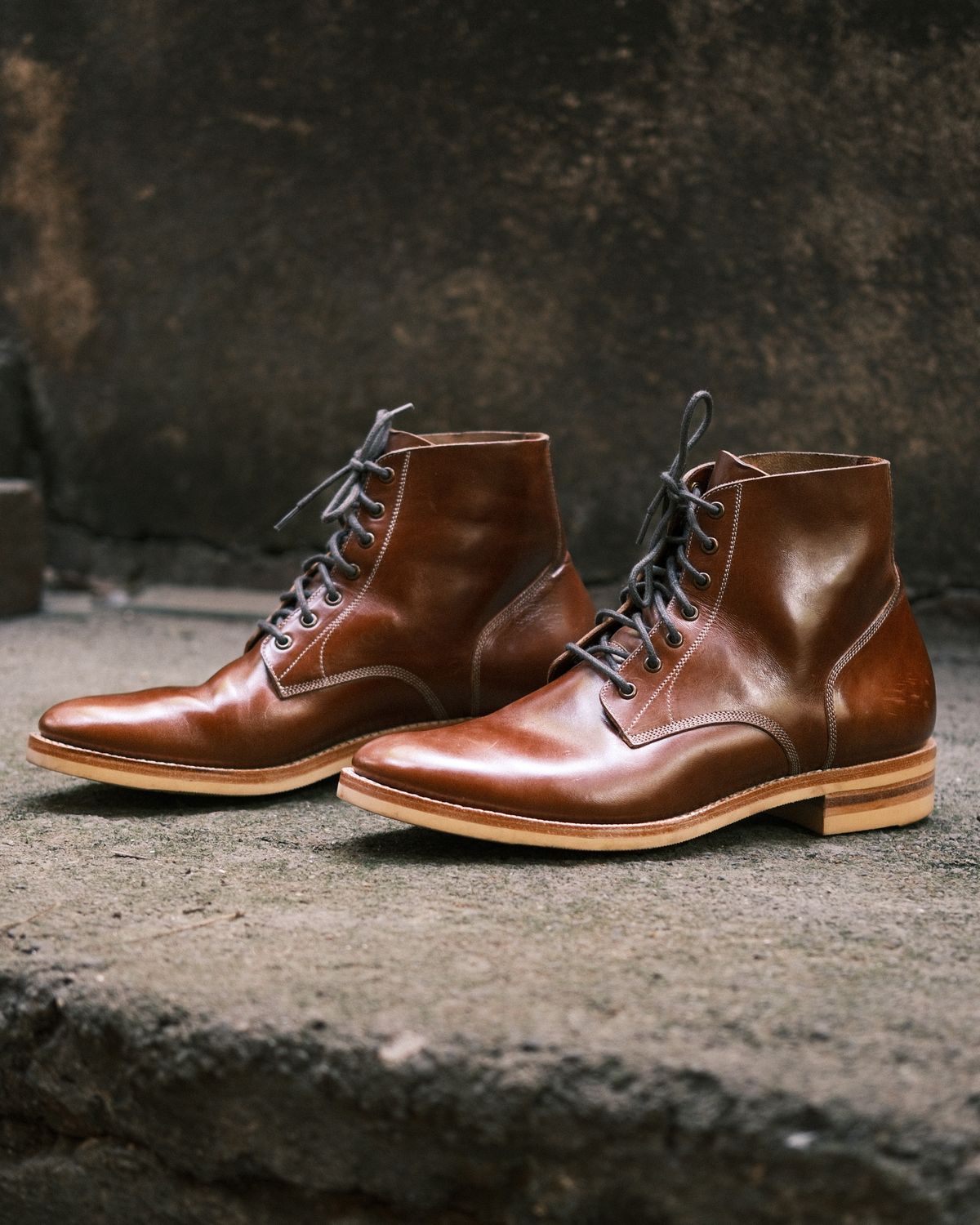 Photo by vishhh on December 13, 2025 of the Blkbrd Shoemaker Blkbrd Shoemaker / Boondockers in Maryam Toscanello TPR Horsebutt.